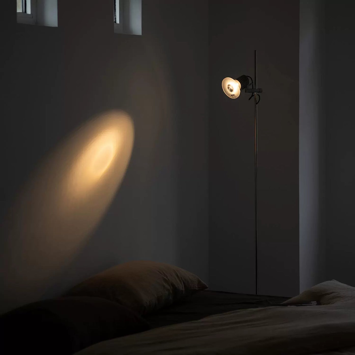 Bauhaus Floor Lamp Medieval Minimalist Designer Chandelier Advanced Sunset Ambient Light Living Room