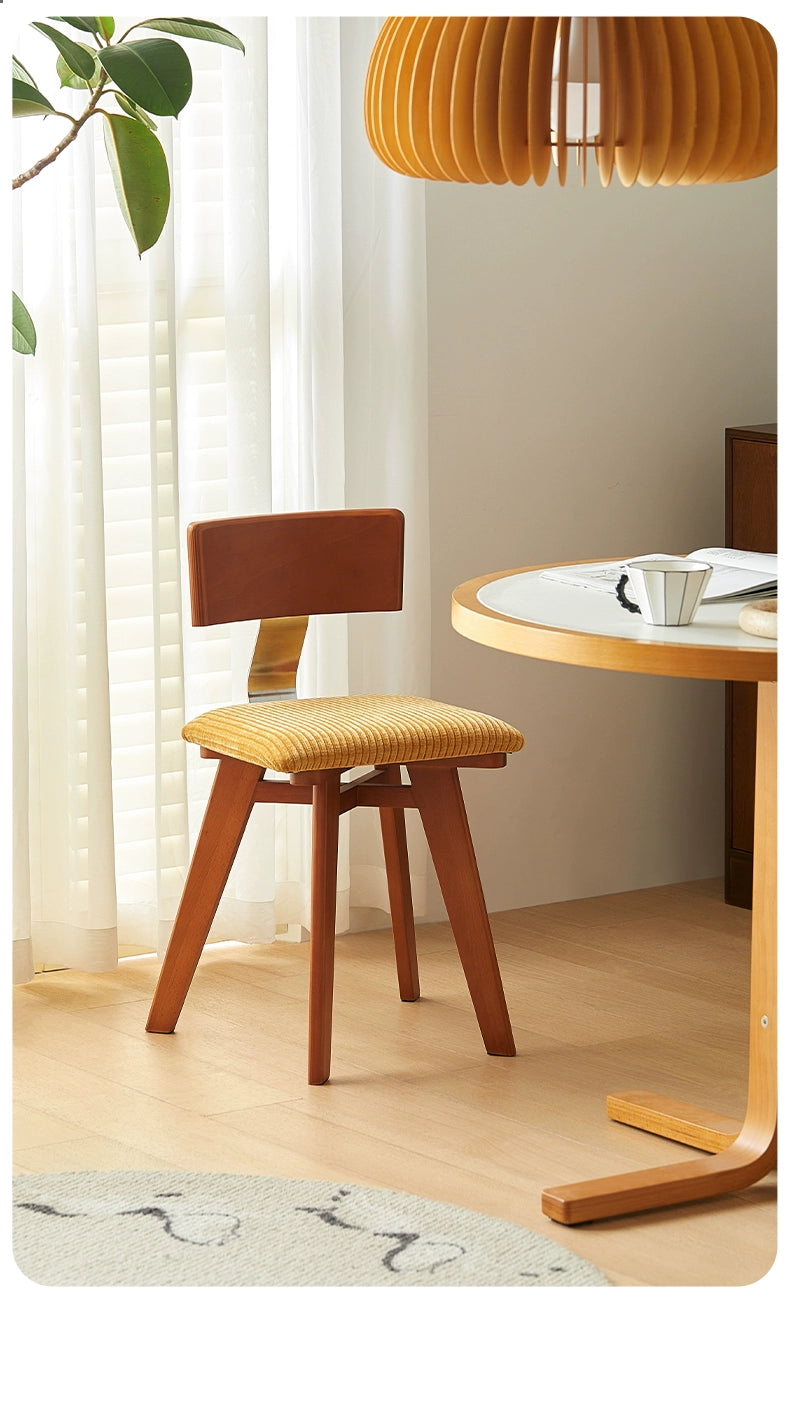 Mittelalterlicher Esszimmerstuhl Nordischer Stuhl mit Rückenlehne aus Massivholz Wabi-Sabi Designer Premium Französischer Freizeitstuhl