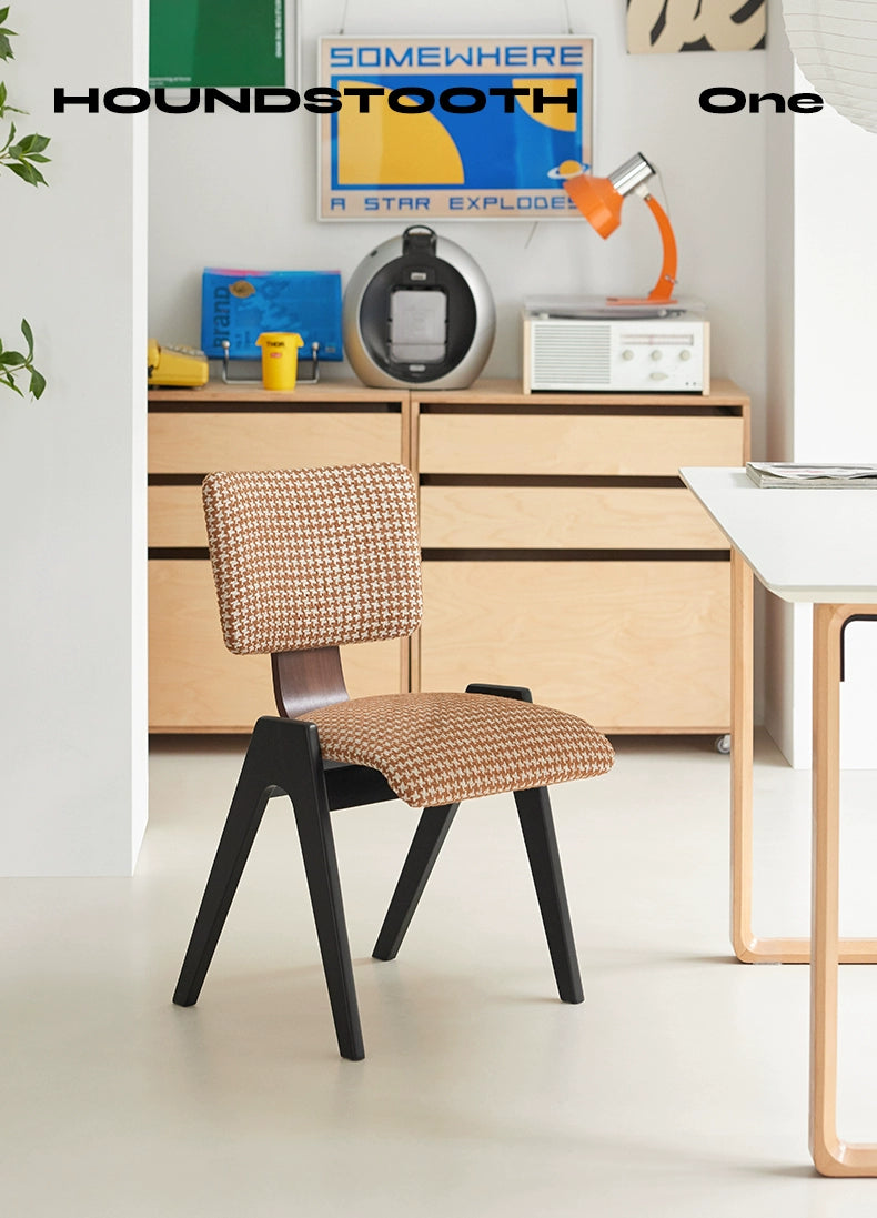 Retro-Esszimmerstuhl aus massivem Holz mit tausend Vogelgittern, weicher Tasche, Freizeitstuhl, leichter Luxus-Café-Stuhl mit kreativer Rückenlehne