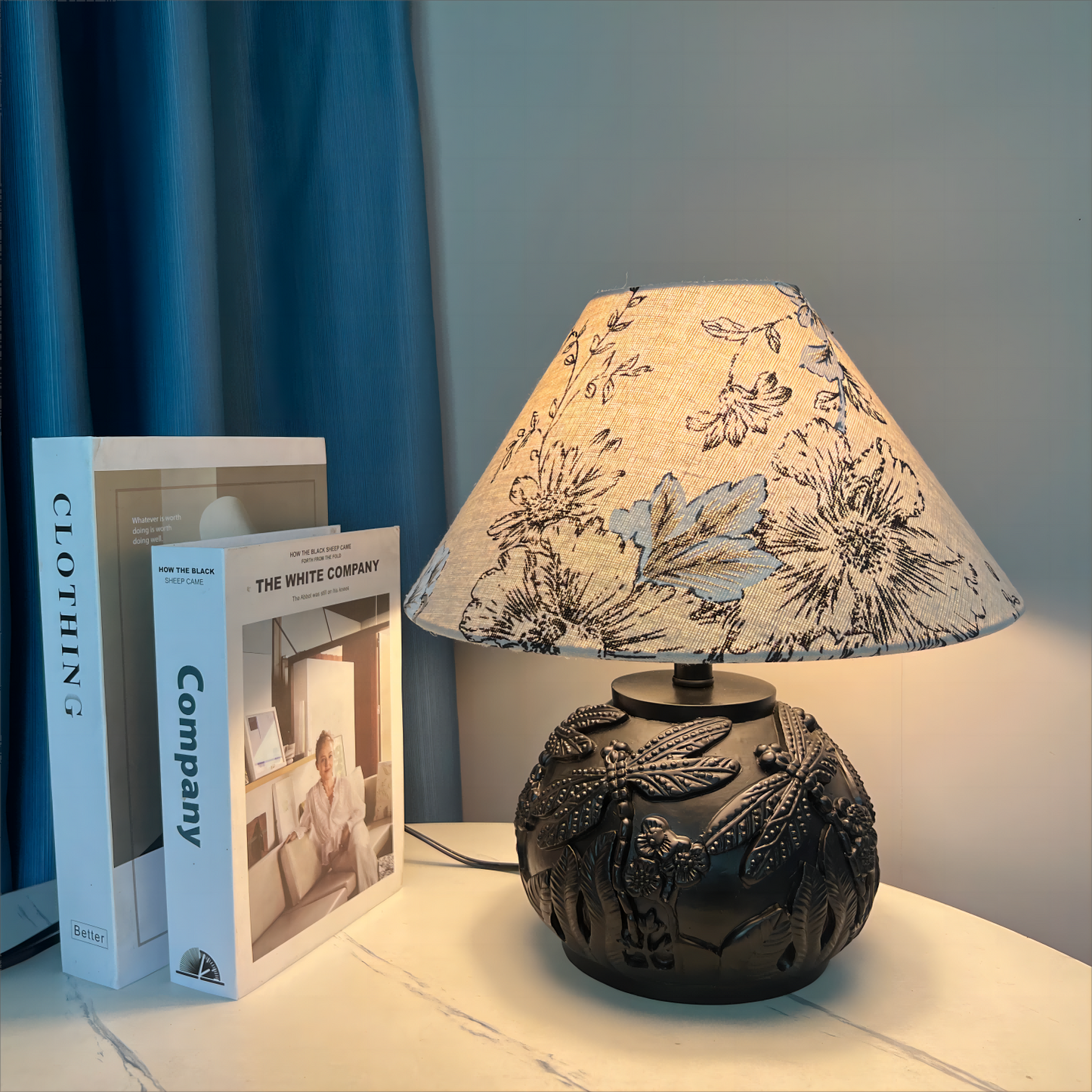 Neue chinesische gravierte Tischlampe Wabi Sandy Wind Vintage Medieval Schlafzimmer Nachttischlampe Zen-Atmosphärenlampe