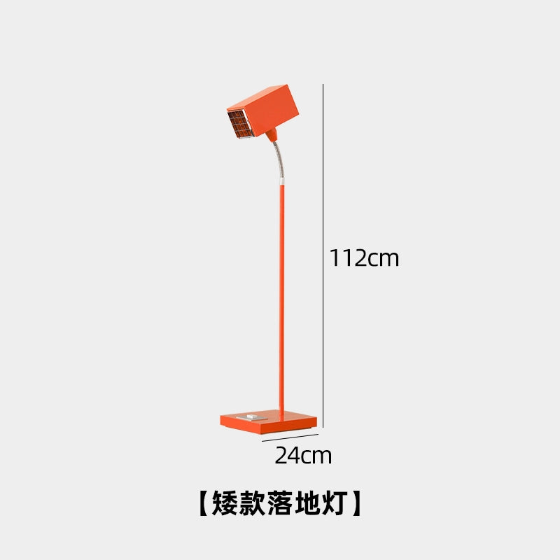 Mittelalterliche Bauhaus-Stehlampe, kreatives Schlafzimmer, Umgebungslicht, Wohnzimmer, High-End-Licht, luxuriöse Schreibtischlampe, Dekoration