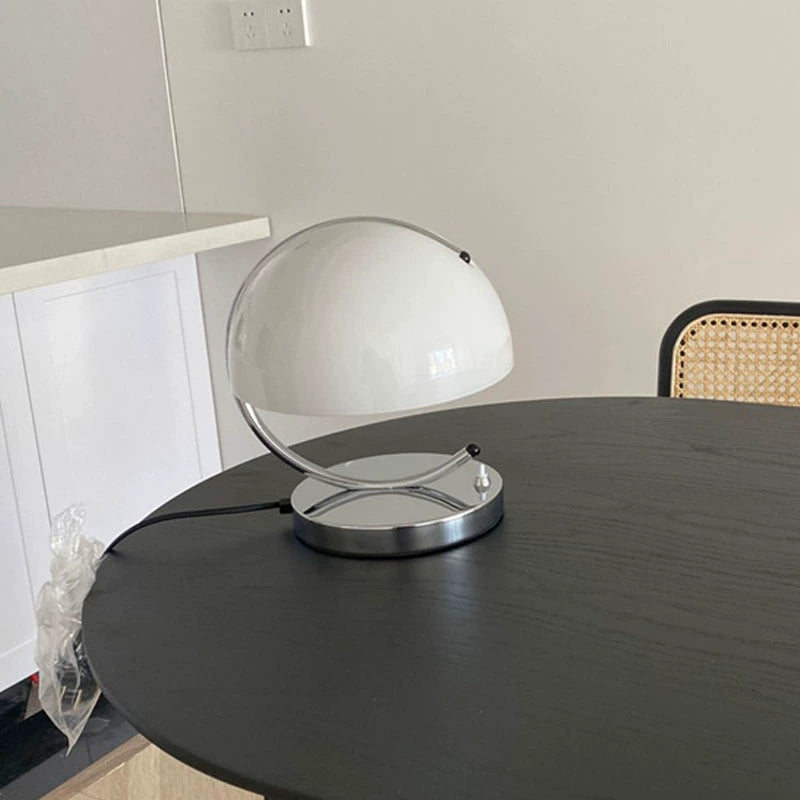 Mittelalterliche dekorative Tischlampe Ins Wind Retro Wabi Sabi Wind Bauhaus Schlafzimmer Studie Ins PopularBedside Lampe