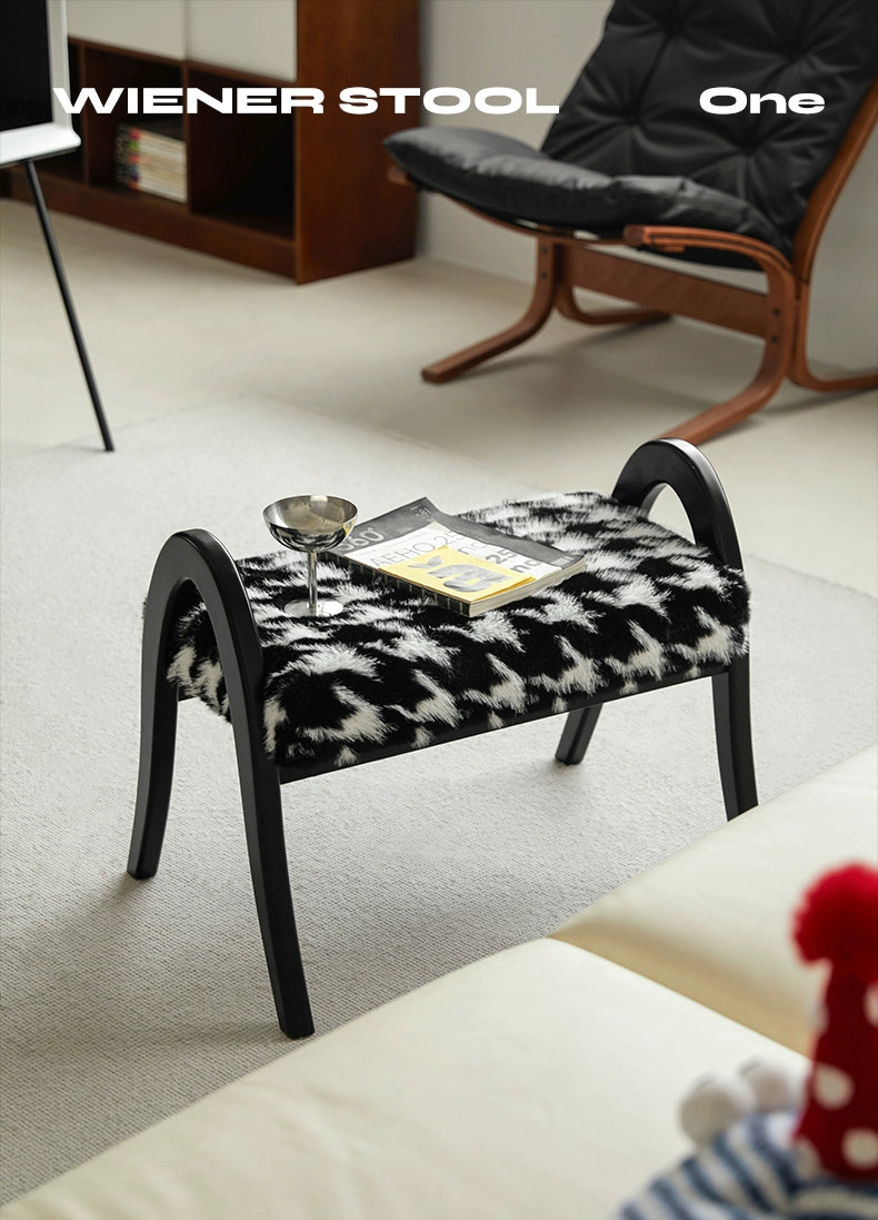 Schuhwechselhocker aus Nerz, niedriger Haushaltshocker aus Massivholz, kleiner Designerhocker im mittelalterlichen Stil, leichtes Luxus-High-End-Pedal