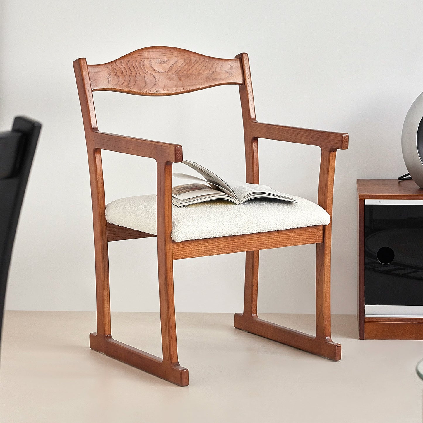 Mittelalterlicher Esszimmerstuhl aus massivem Holz, Rückenlehne, Armlehne, Stuhl, Haushalt, japanischer einfacher weicher Beutel, Buch, Schreibtisch und Stuhl, Designer 