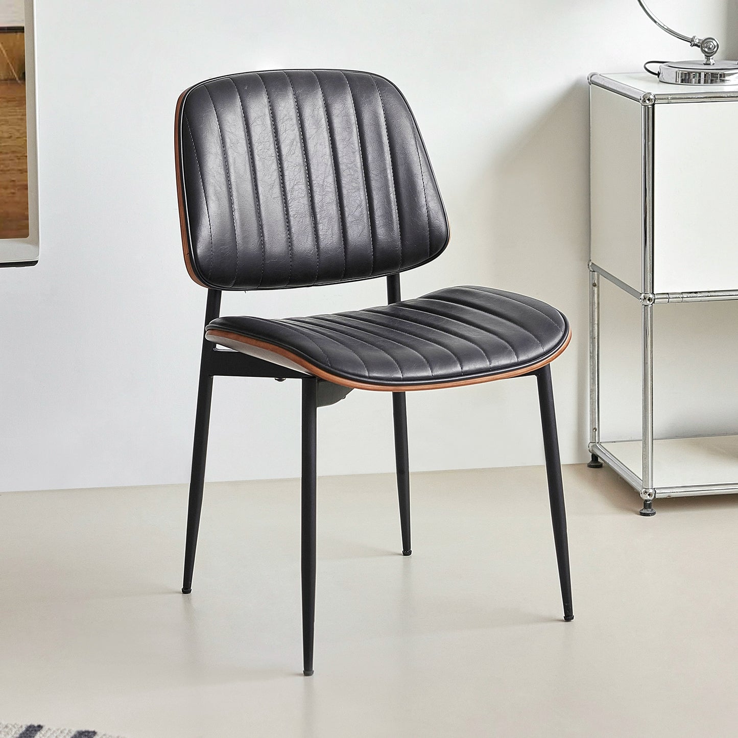 Italienischer minimalistischer Esszimmerstuhl, nordischer Stuhl mit weicher Rückenlehne, Retro-Freizeitstuhl für Zuhause, leichter Luxus, hohes Gefühl 