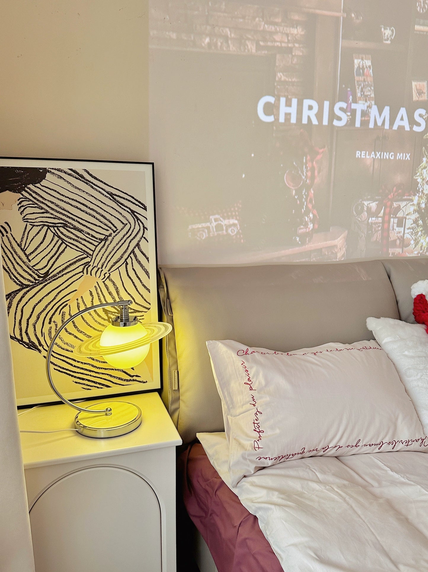 Mittelalterliche Lichtgrüne Planeten-Tischlampe Nordische Dänemark-Schlafzimmer-Nachttischlampe Kreative Retro-dekorative Umgebungslampe 