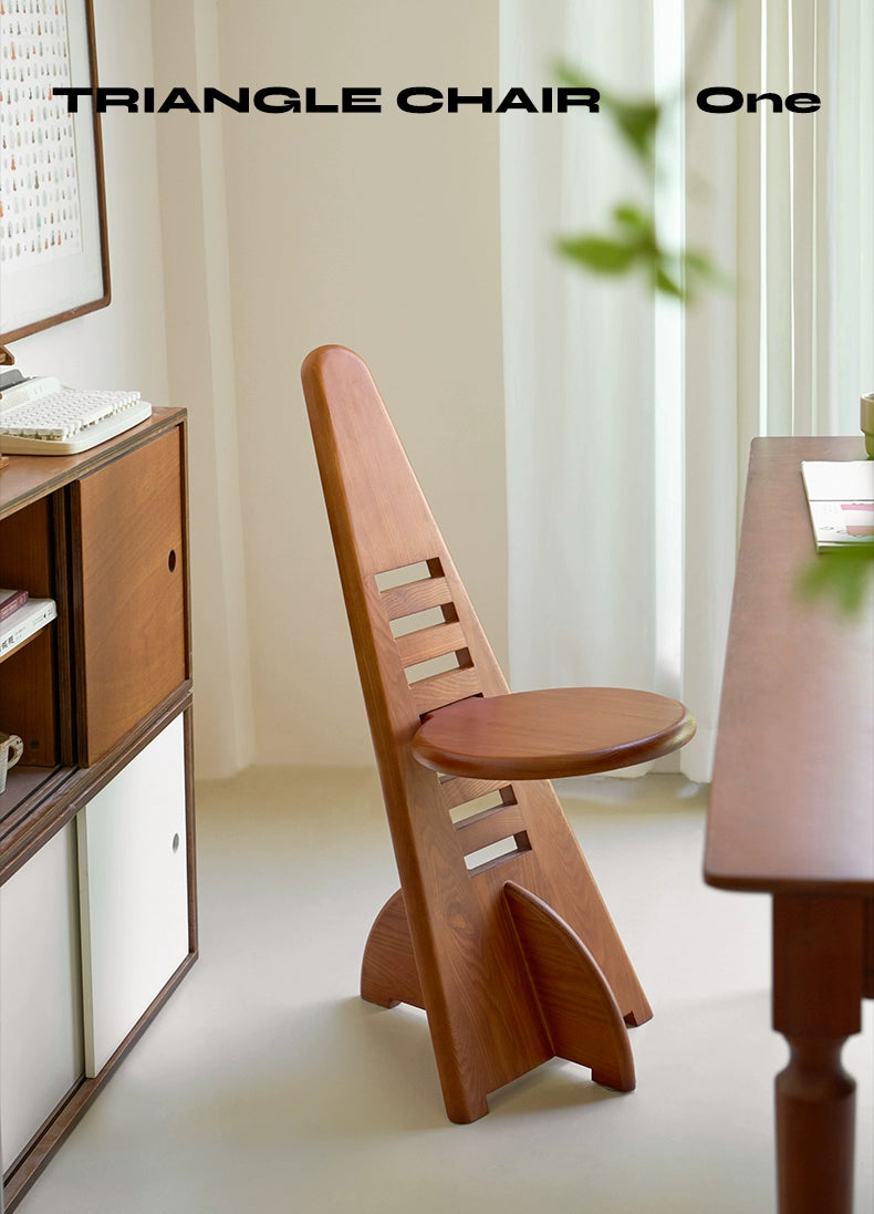 Mittelalterlicher Esszimmerstuhl aus Massivholz, kreativer Designerstuhl, Heim, künstlerischer Sinn, Rückenlehne, Hocker, leichter Luxus, fortschrittlich 