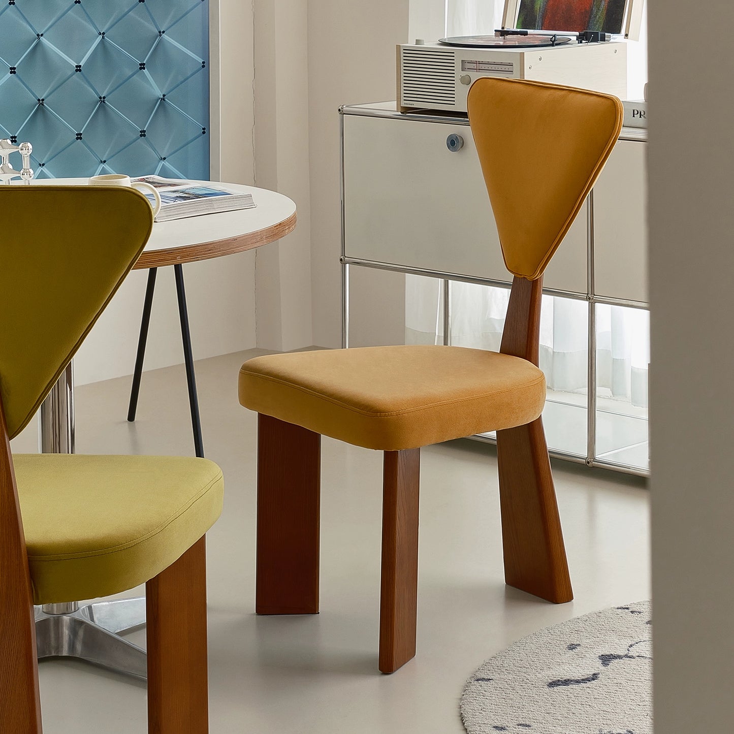 Designer Mittelalterlicher Esszimmerstuhl Haushaltsstuhl aus Massivholz Künstlerischer Rückenlehnenhocker Leichter Luxus-High-End-Stuhl 