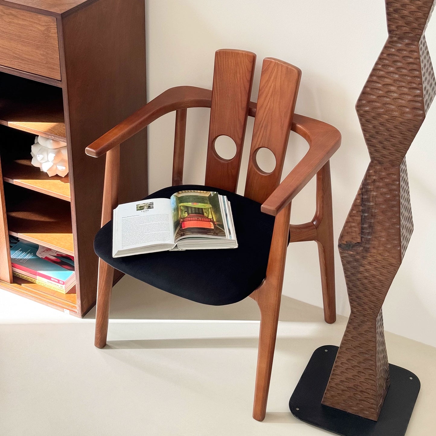 Mittelalterlicher Esszimmerstuhl aus massivem Holz, Designerstuhl, Wabi-Sandwind, künstlerischer Sinn, Verhandlungsstuhl, kreativer Vintage 