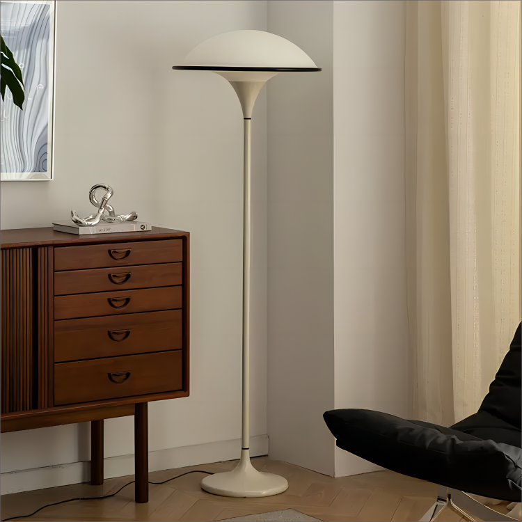 Nordische fliegende Untertassenlampe, mittelalterliche Stehlampe, französische Creme, Retro-Nachttischlampe, Restaurant-Atmosphäre, Kronleuchter 