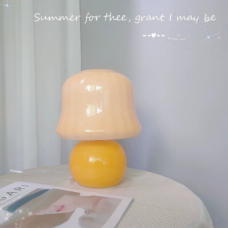 Mittelalterliche Kürbis Schreibtischlampe Ins Wind Mädchen Schlafzimmer Creme Glas Nachttischlampe warme Atmosphäre Lampe 