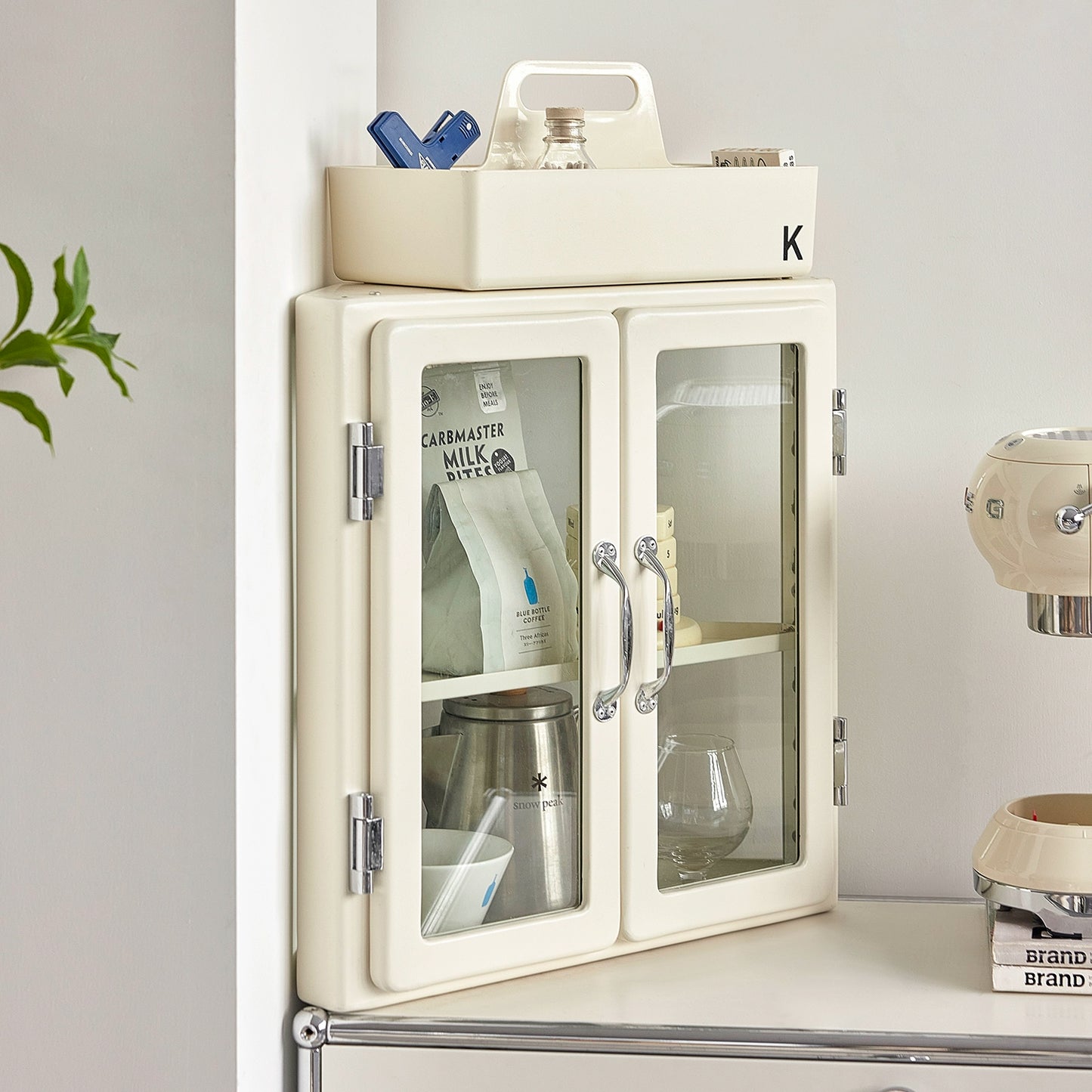 Desktop-Aufbewahrungsschrank Japanischer Retro-Metall-Dreiecksschrank Eckfigur Glas-Präsentationsständer 