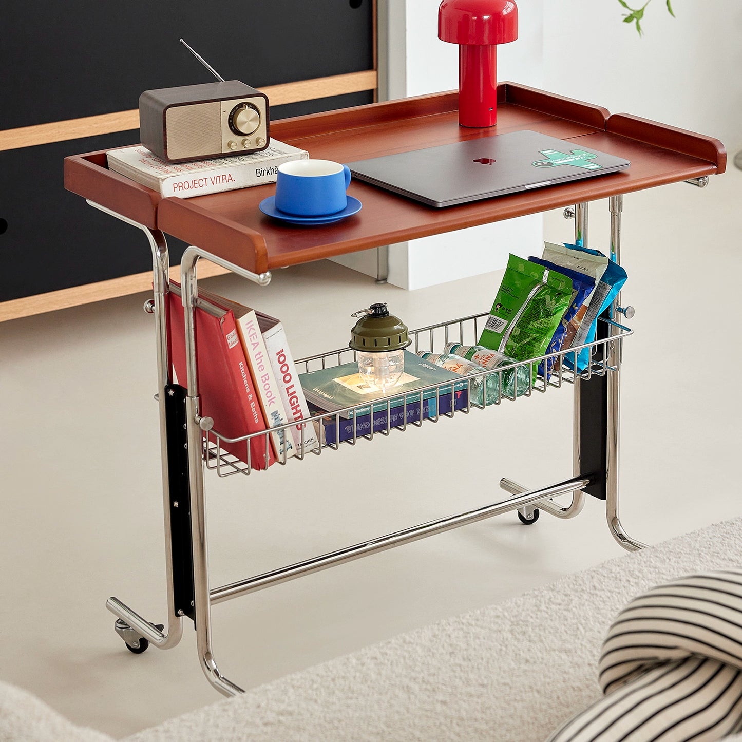 Hebbarer Schreibtisch, mittelalterlicher Massivholz-Sofa-Beistelltisch, paar kleine Wohnungs-Mobil-Couchtisch, Nachttisch 