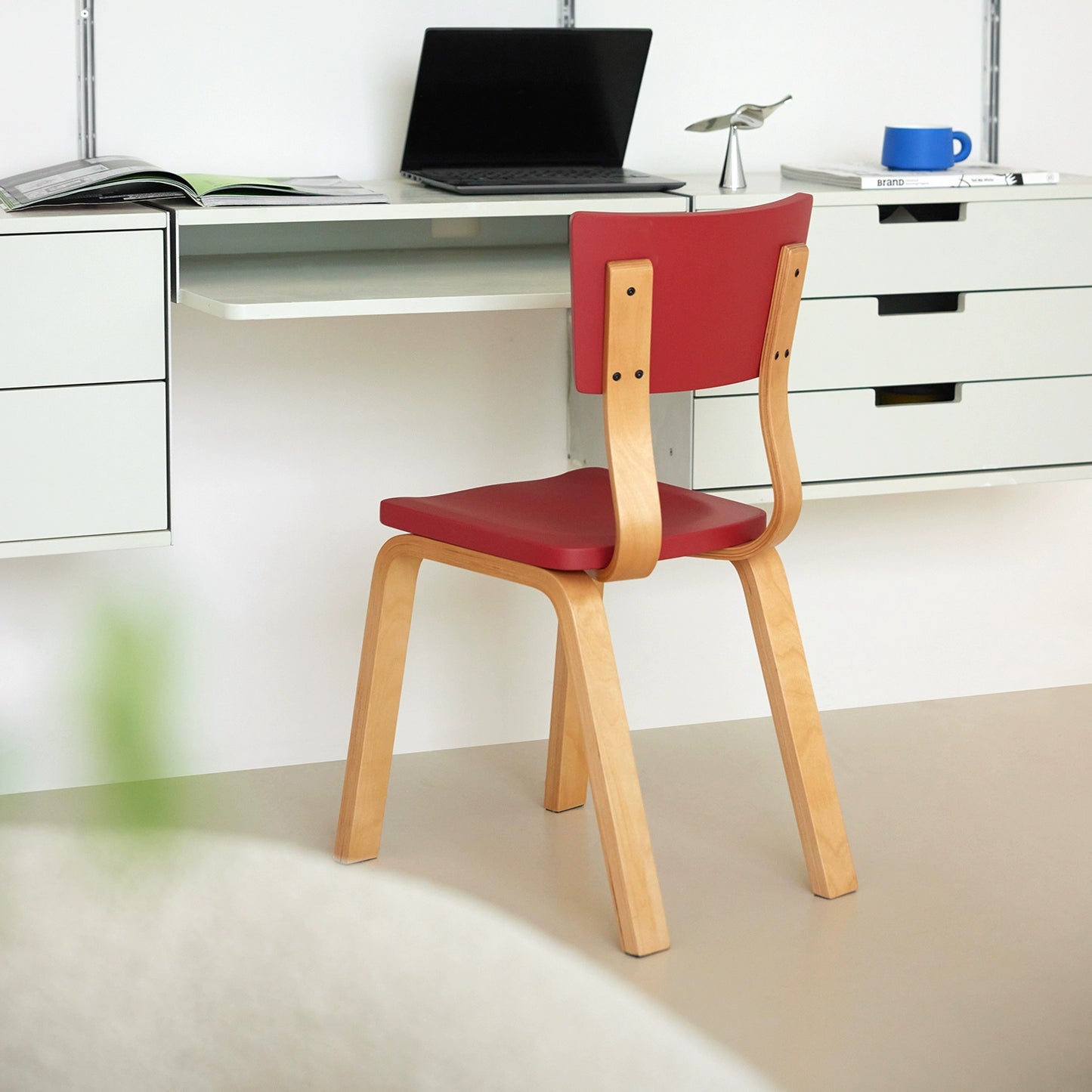 Mittelalterlicher Schreibtisch und Stuhl BC40 Designer-Esszimmerstuhl für kleine Wohnungen, Ins Log Wind, minimalistischer Stuhl mit Rückenlehne 