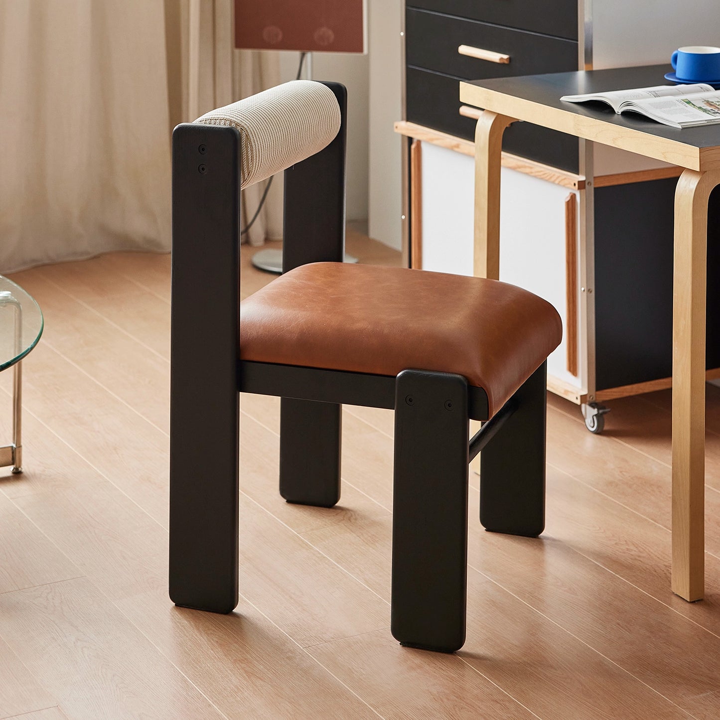 Softbag-Esszimmerstuhl, Home-Designer-Meisterstuhl, mittelalterlicher Schreibtischstuhl aus Massivholz, lässig, nordische Schlichtheit 