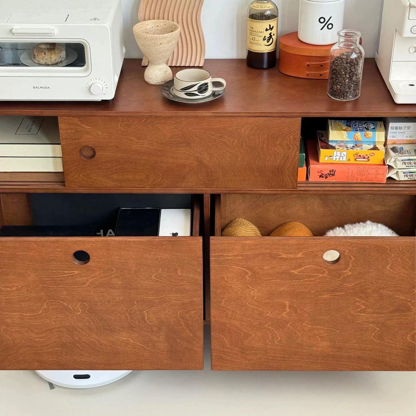 Mittelalterlicher Massivholz-Lagerschrank, einfacher Ins-Wind-Lagerschrank, Beistellschrank, Haushalts-Wohnzimmer-Ozeanbrettschrank 