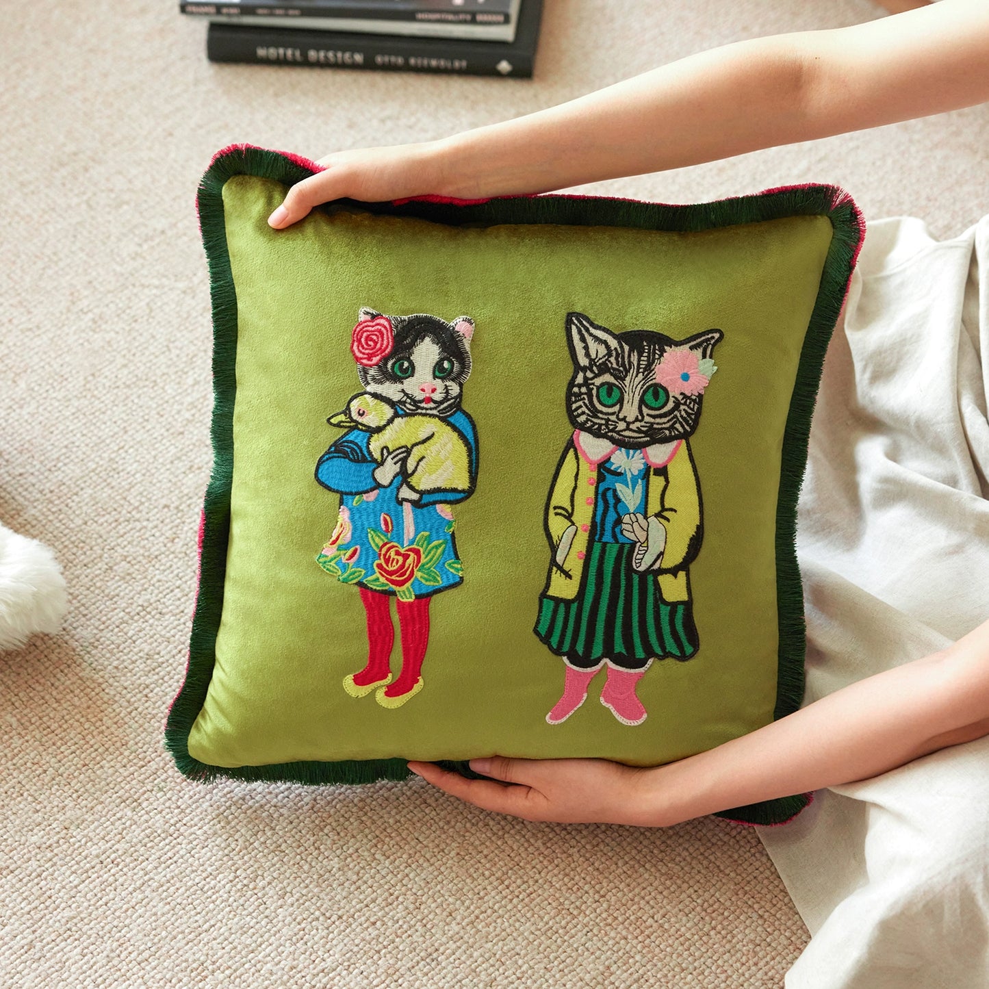 Miss Cat Sofakissen Stickerei Premium Dekokissen Retro Nachttischkissen Leichtes Luxusdesign 