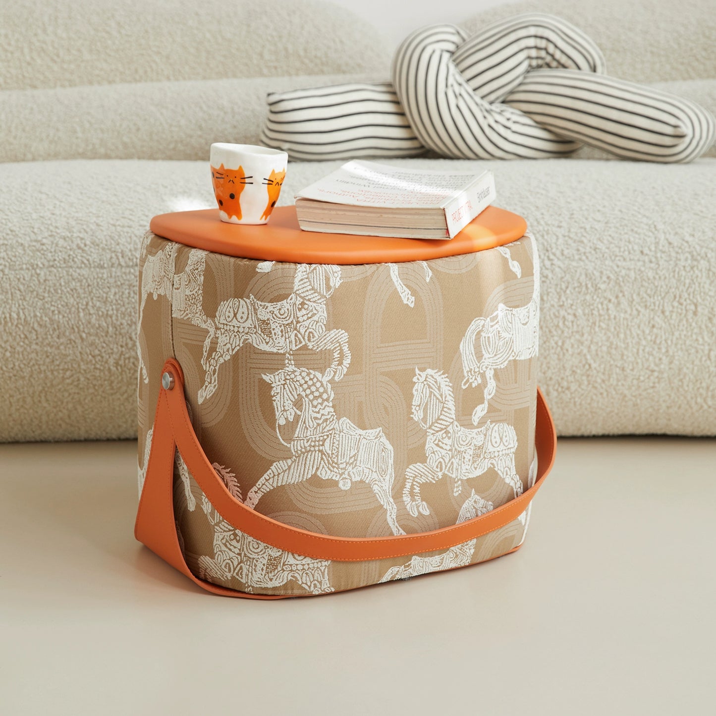 Königlicher Hufeisen-Wickelhocker, kleiner Hocker für das Wohnzimmer, hoher Sinn, leichter Luxus, Handtragesitz, niedriger Hocker 