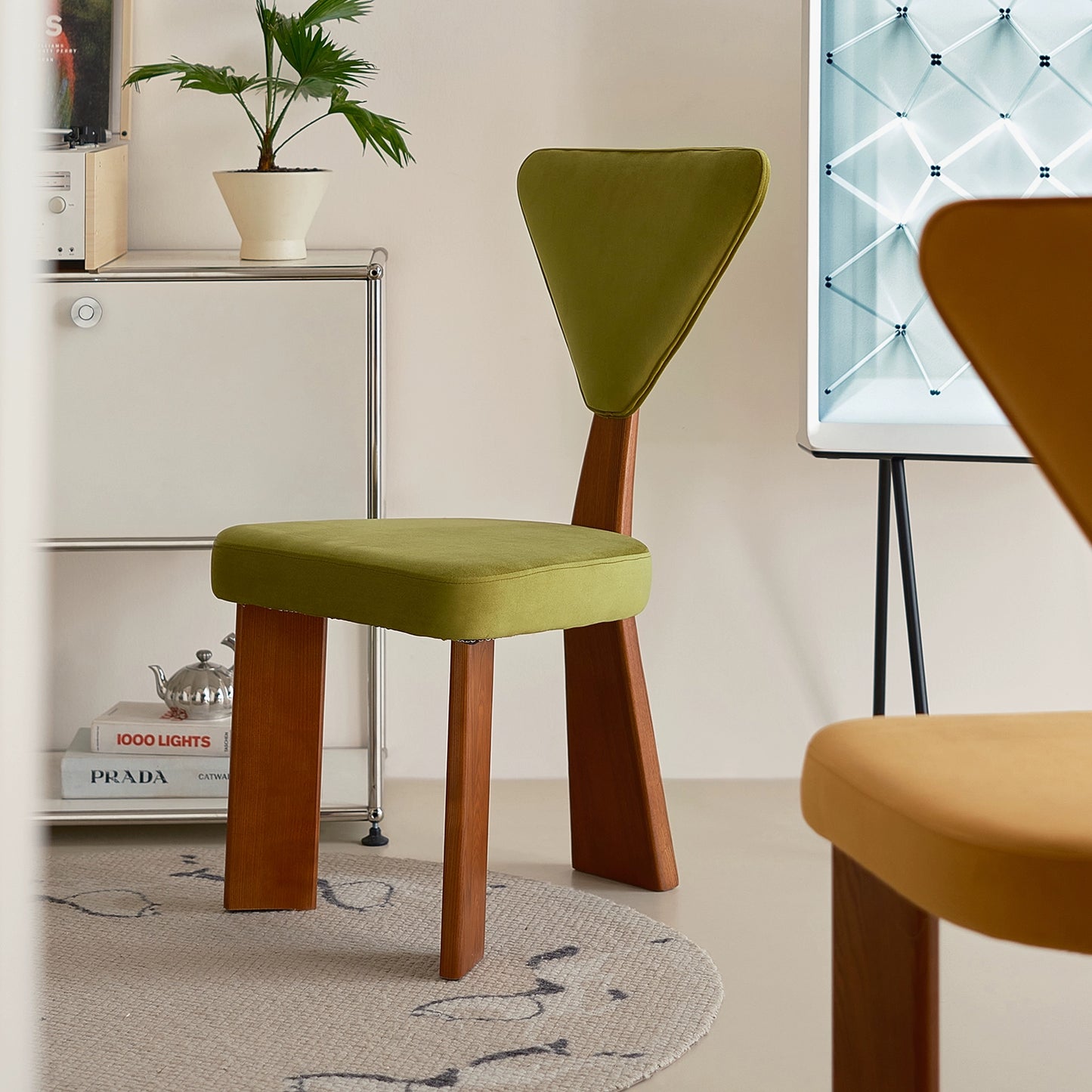 Designer Mittelalterlicher Esszimmerstuhl Haushaltsstuhl aus Massivholz Künstlerischer Rückenlehnenhocker Leichter Luxus-High-End-Stuhl 