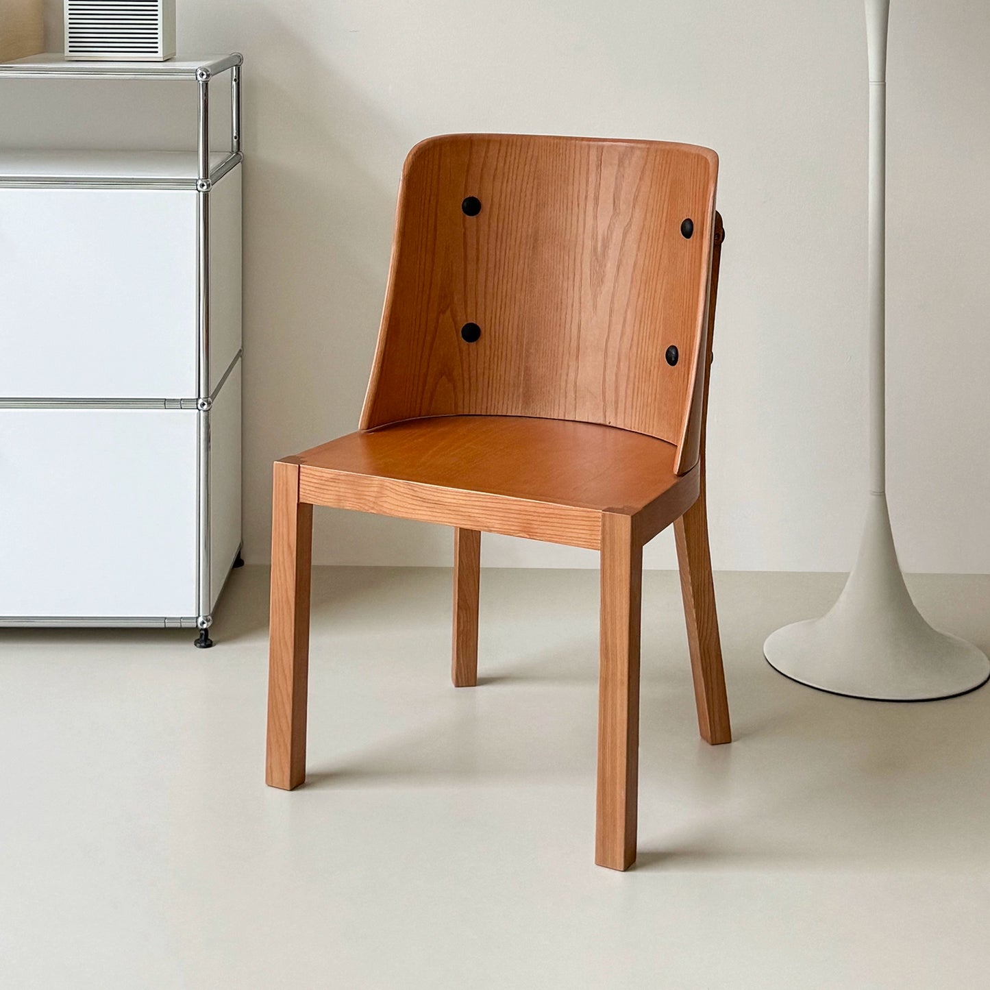 Mittelalterlicher Designer-Esszimmerstuhl, leichter Luxus-Massivholz-Rückenstuhl, Wabi-Sandwind-einfacher Schreibtischstuhl 