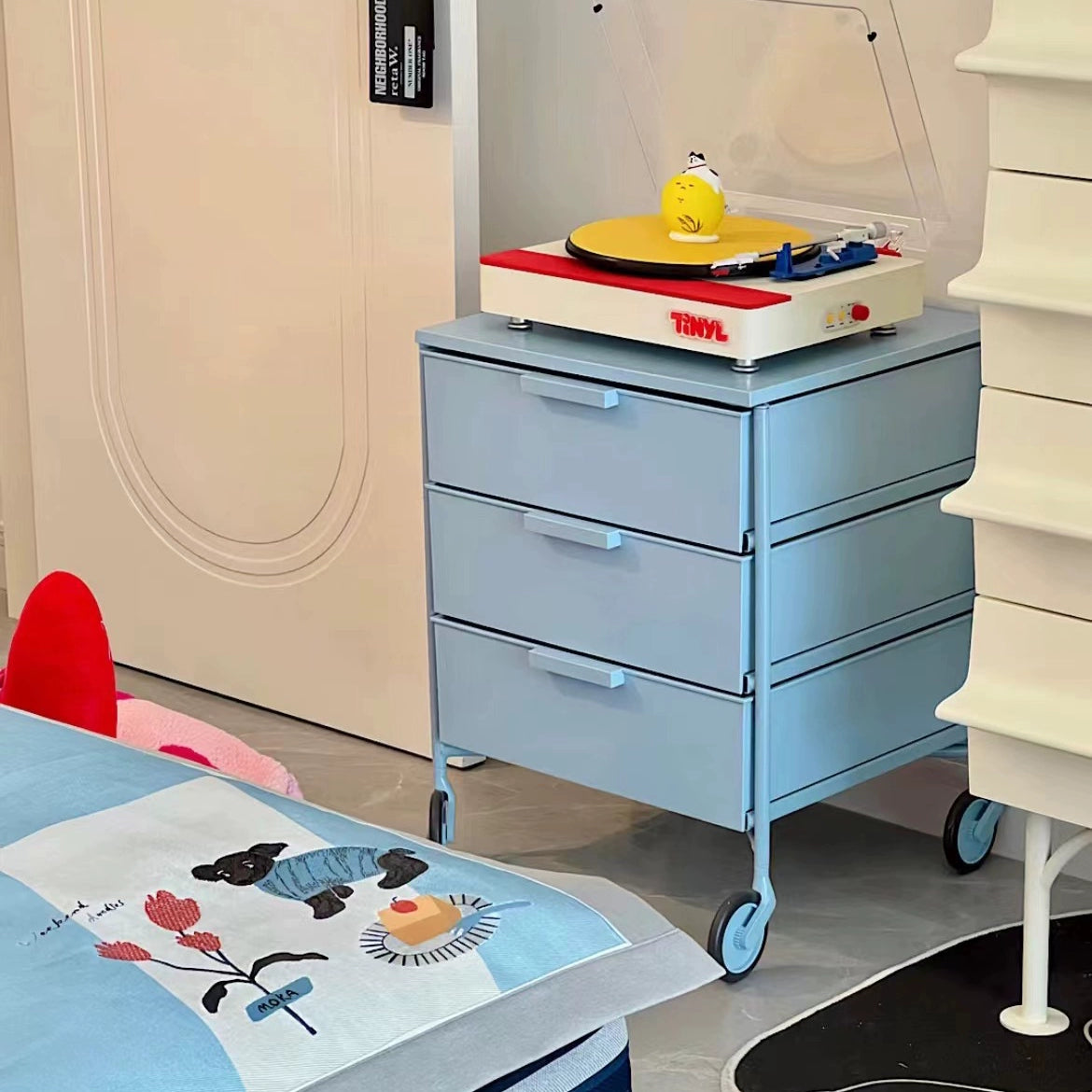 Mobiler Nachttisch Schlafzimmer-Aufbewahrungswagen Kreativer Internet-Promi-Schließfach Einfacher moderner Aktenschrank 