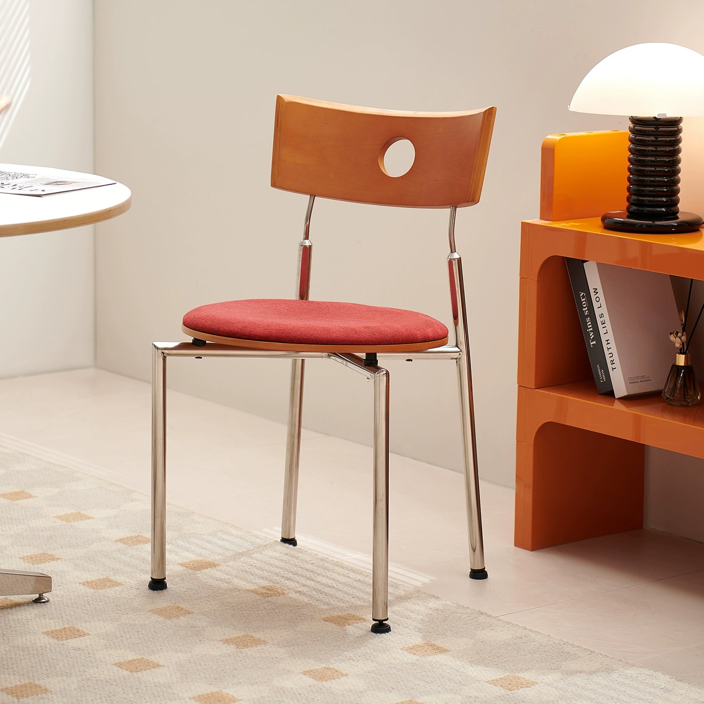 Nordic medieval stuhl massivholz zurück esszimmer stuhl licht luxus senior designer schreibtisch stuhl Ins Popularleisure 