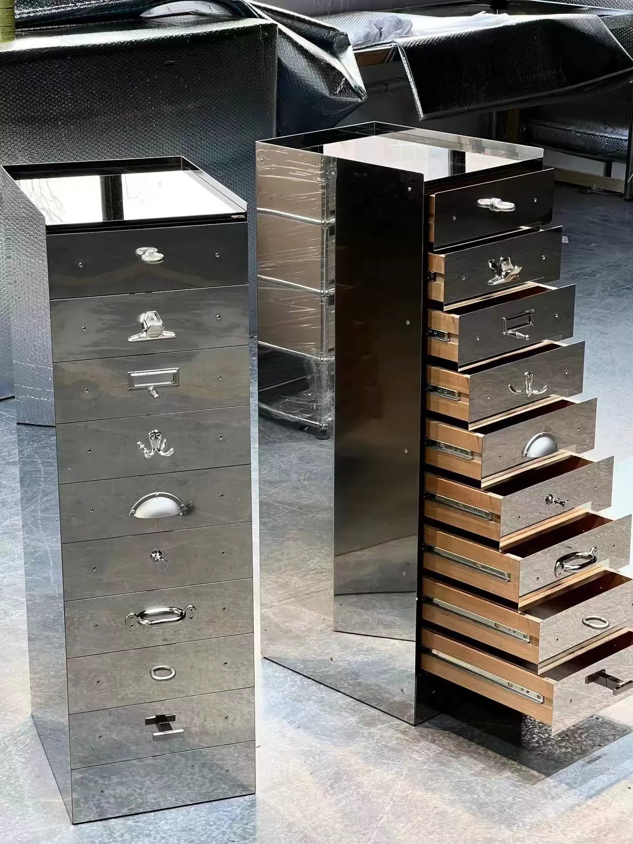 Metallkommode Schrank Edelstahl Spiegelschrank TTecta Art Design Aufbewahrungsschrank Modern minimalistisch