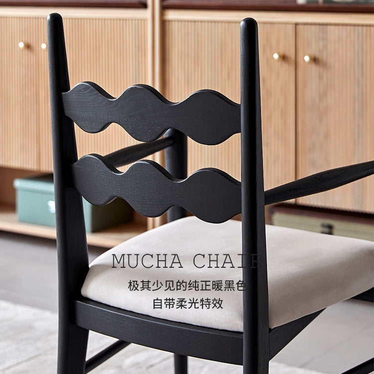 Mittelalterlicher Esszimmerstuhl aus Massivholz, weiche Tasche, französischer Einzelstuhl, für Zuhause, nordische Designer diskutieren über Stuhlkreativität 