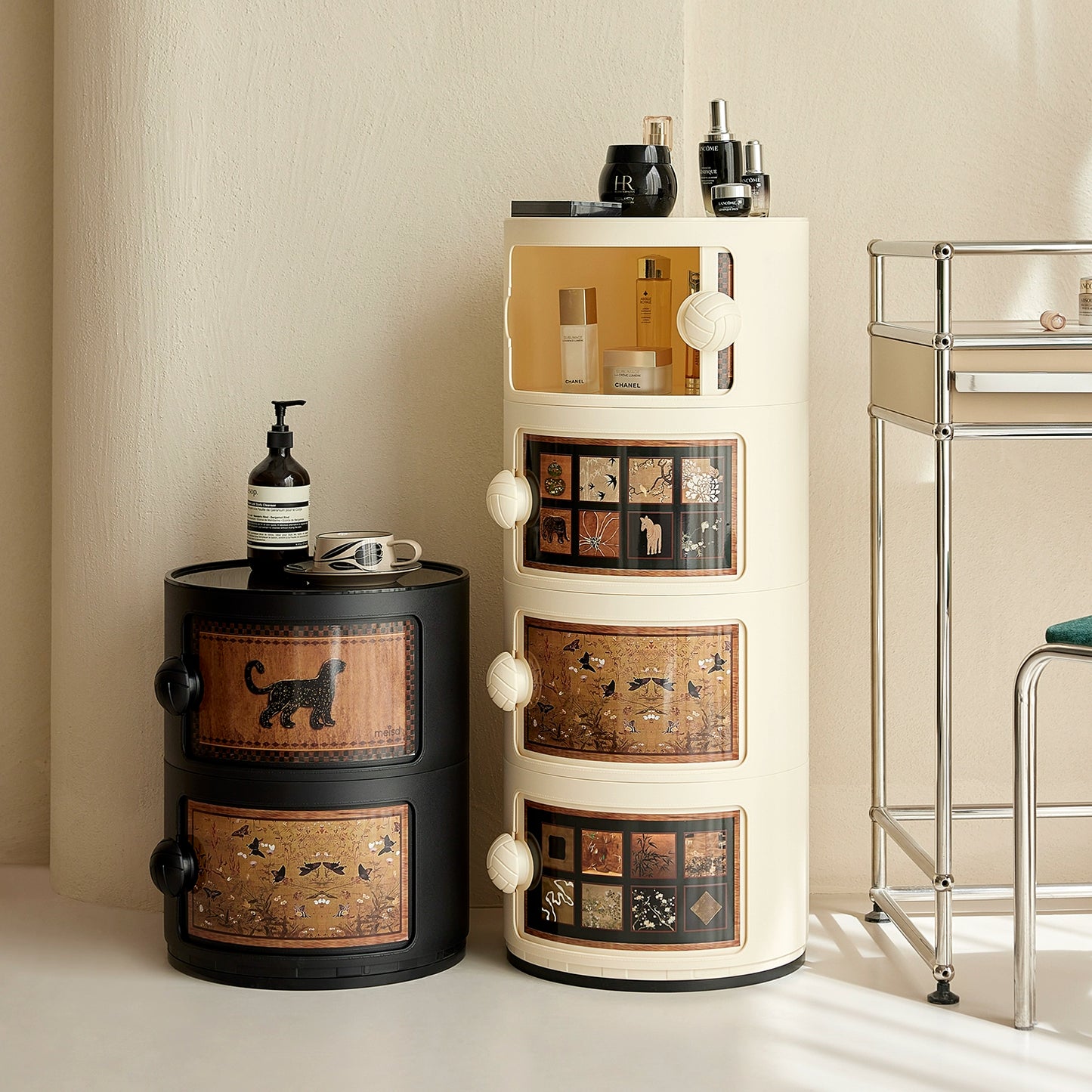 Cremefarbener Wind-Nachttisch, mittelalterlicher nordischer kleiner Wohnungsschrank, Ins-Wind-Schlafzimmer, Kinderschließfach 