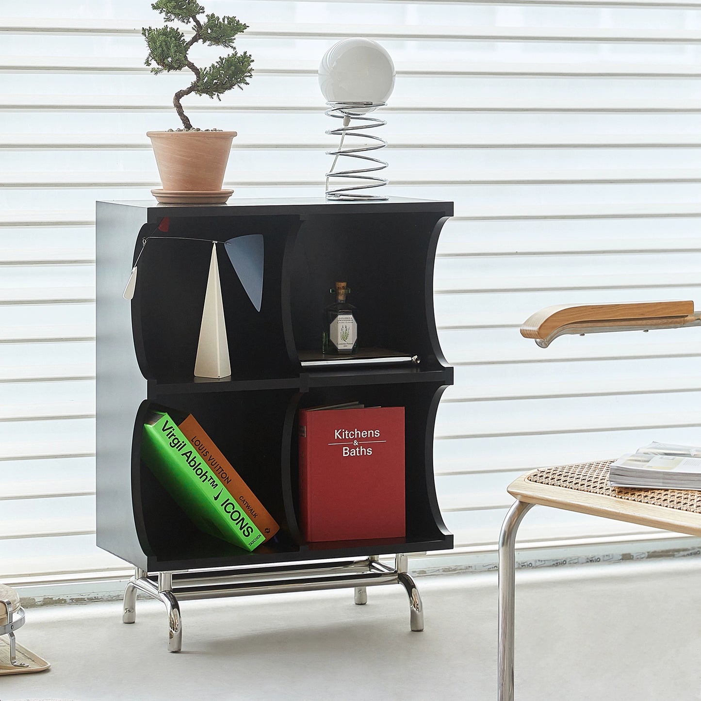 Mittelalterlicher Beistelltisch Minimalistischer moderner Nachttisch Massivholzregal Aufbewahrungsbücherregal Kreativer Esszimmer-Beistelltisch 