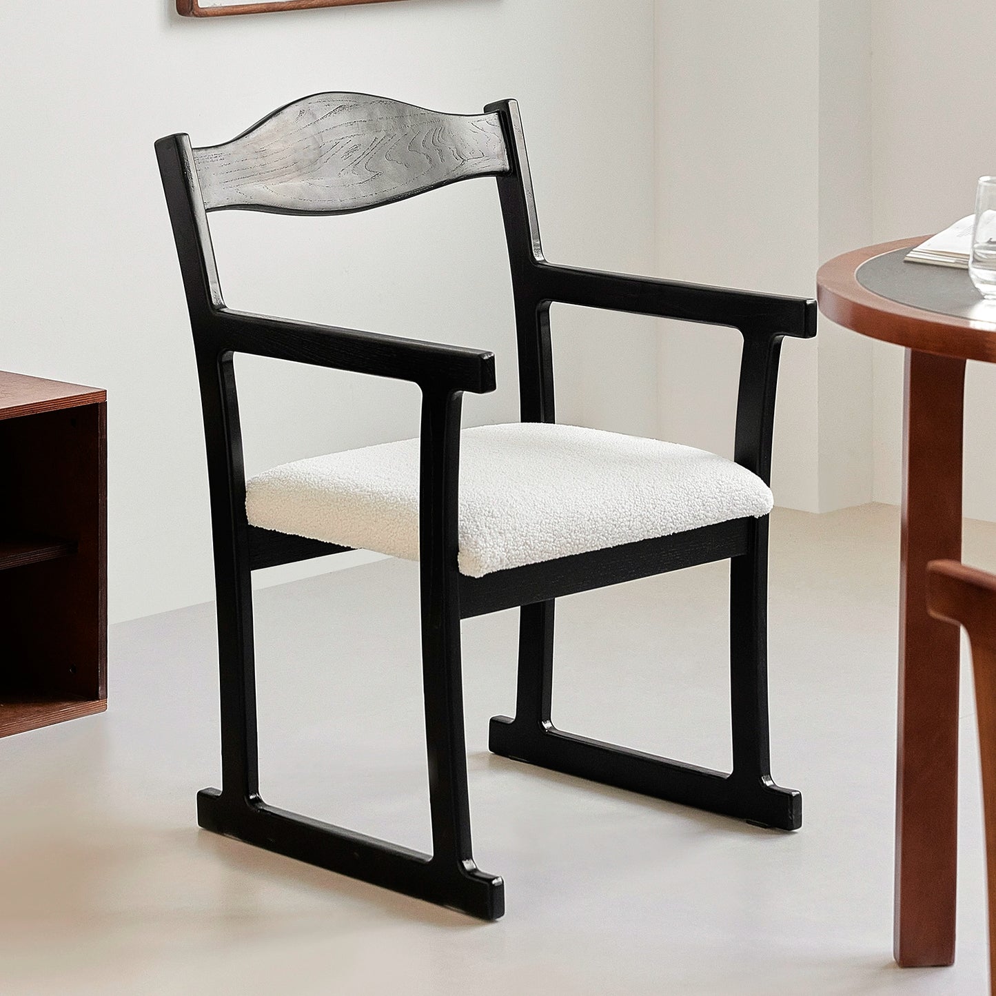 Mittelalterlicher Esszimmerstuhl aus massivem Holz, Rückenlehne, Armlehne, Stuhl, Haushalt, japanischer einfacher weicher Beutel, Buch, Schreibtisch und Stuhl, Designer 