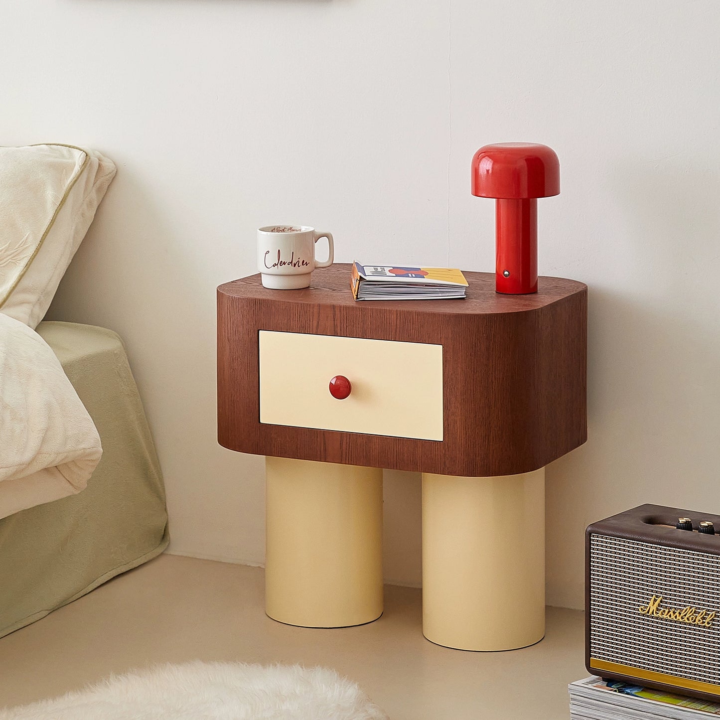 Cremefarbener Wind-Nachttisch, kreativer Nachttisch für Kinderzimmer, mittelalterlicher kleiner schmaler Schrank, niedlicher Lagerschrank 