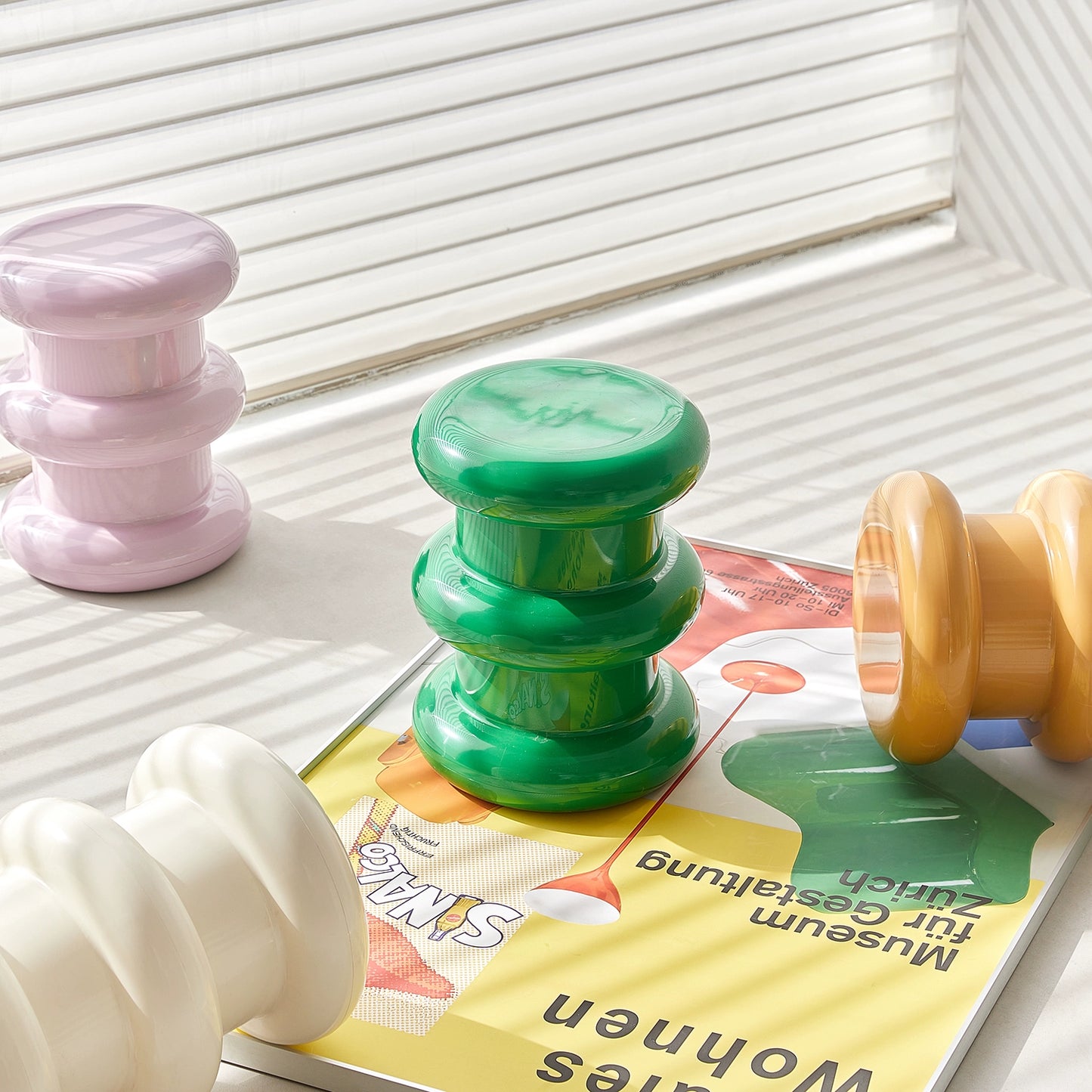 Kleiner Hocker aus Kunststoff, mittelalterlicher Schuhhocker, Designer, kreativer Couchtischhocker, robuster und langlebiger niedriger Hocker für den Haushalt 