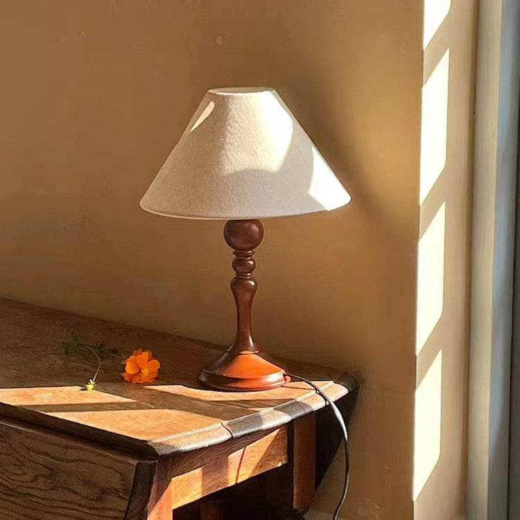 Mittelalterliche Massivholz-Tischlampe Wabi-Sandy Wind Chinesische Retro-Atmosphärenlampe Dekoration Schlafzimmer Neue Nachttischlampe 