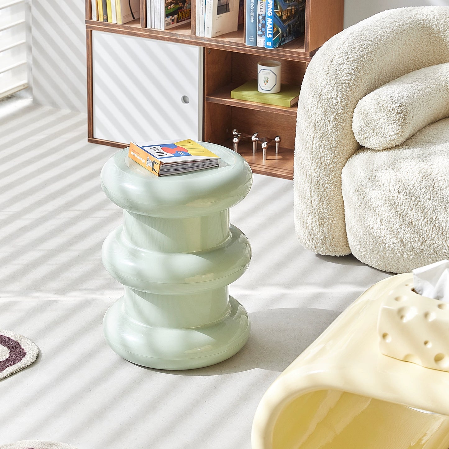 Kleiner Hocker aus Kunststoff, mittelalterlicher Schuhhocker, Designer, kreativer Couchtischhocker, robuster und langlebiger niedriger Hocker für den Haushalt 