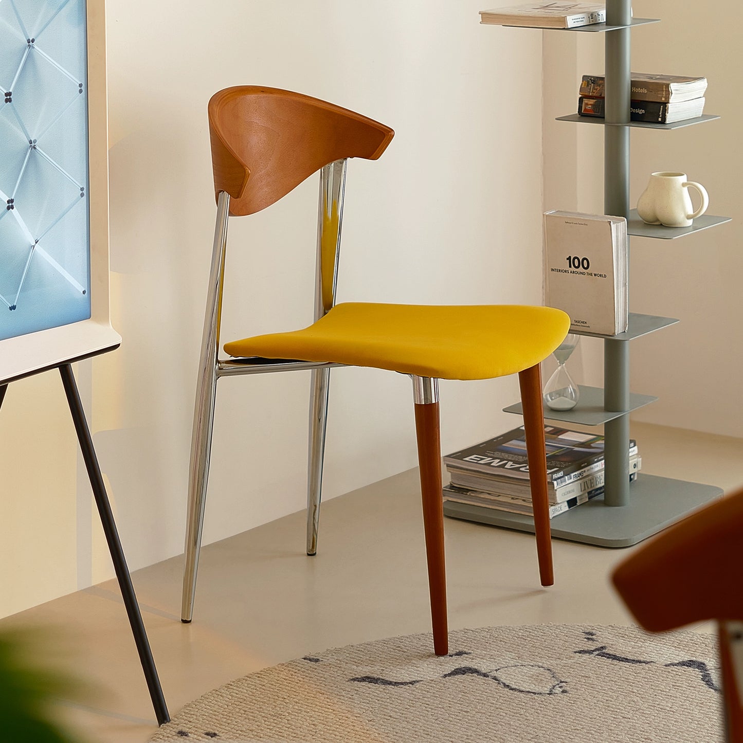 Mittelalterlicher Esszimmerstuhl, weiche Tasche, Esstischstuhl, leichter Luxus, hoher Sinn, Ins Popularback-Stuhl, Designer-Creme-Stil 