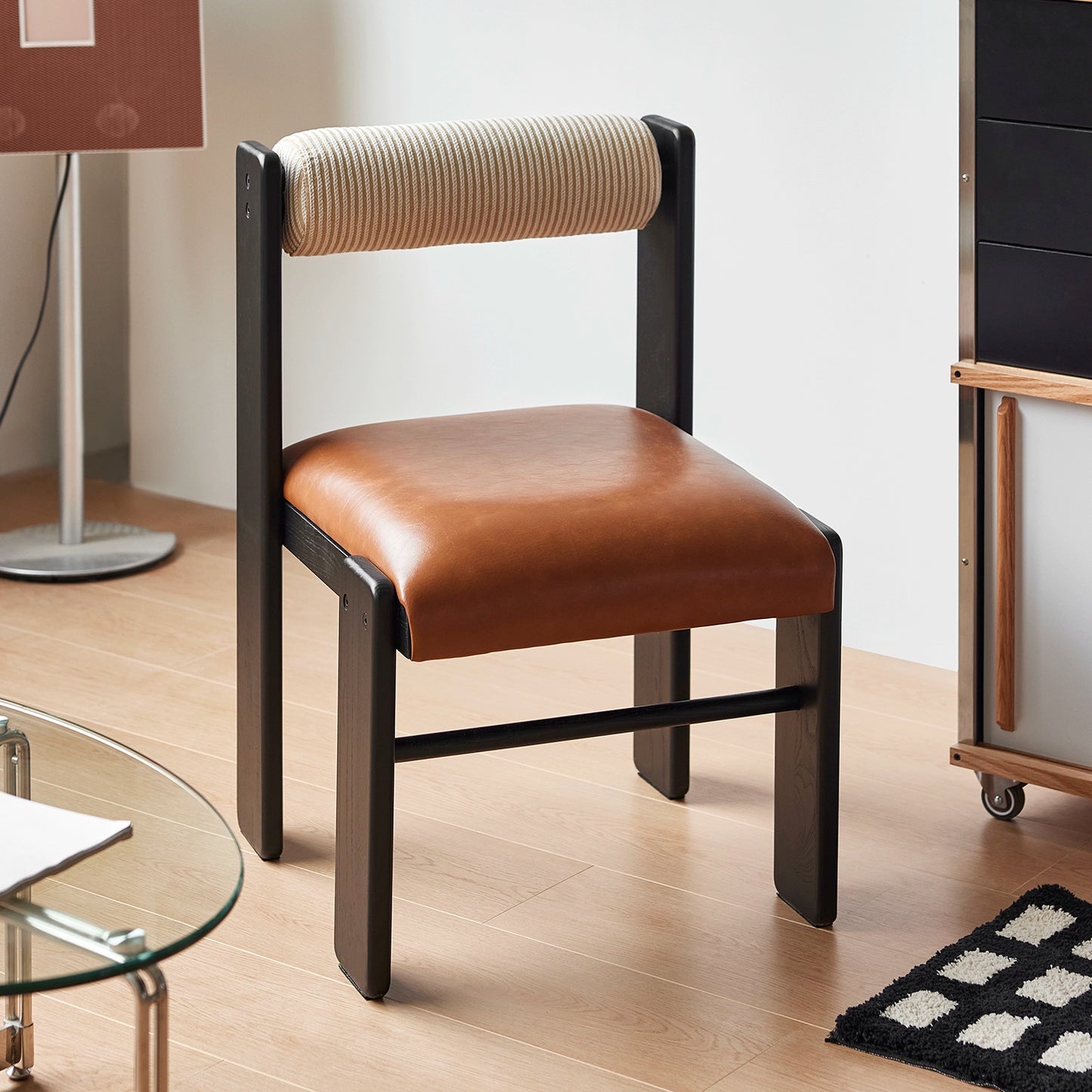 Softbag-Esszimmerstuhl, Home-Designer-Meisterstuhl, mittelalterlicher Schreibtischstuhl aus Massivholz, lässig, nordische Schlichtheit 