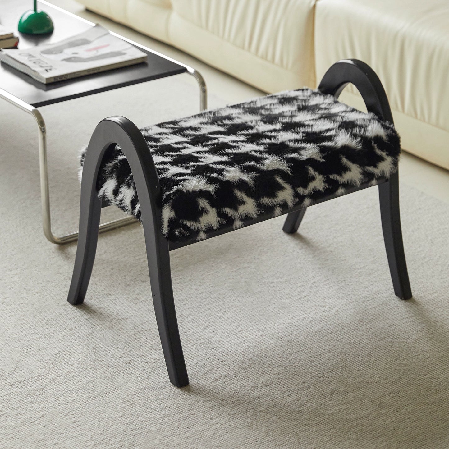 Schuhwechselhocker aus Nerz, niedriger Haushaltshocker aus Massivholz, kleiner Designerhocker im mittelalterlichen Stil, leichtes Luxus-High-End-Pedal 