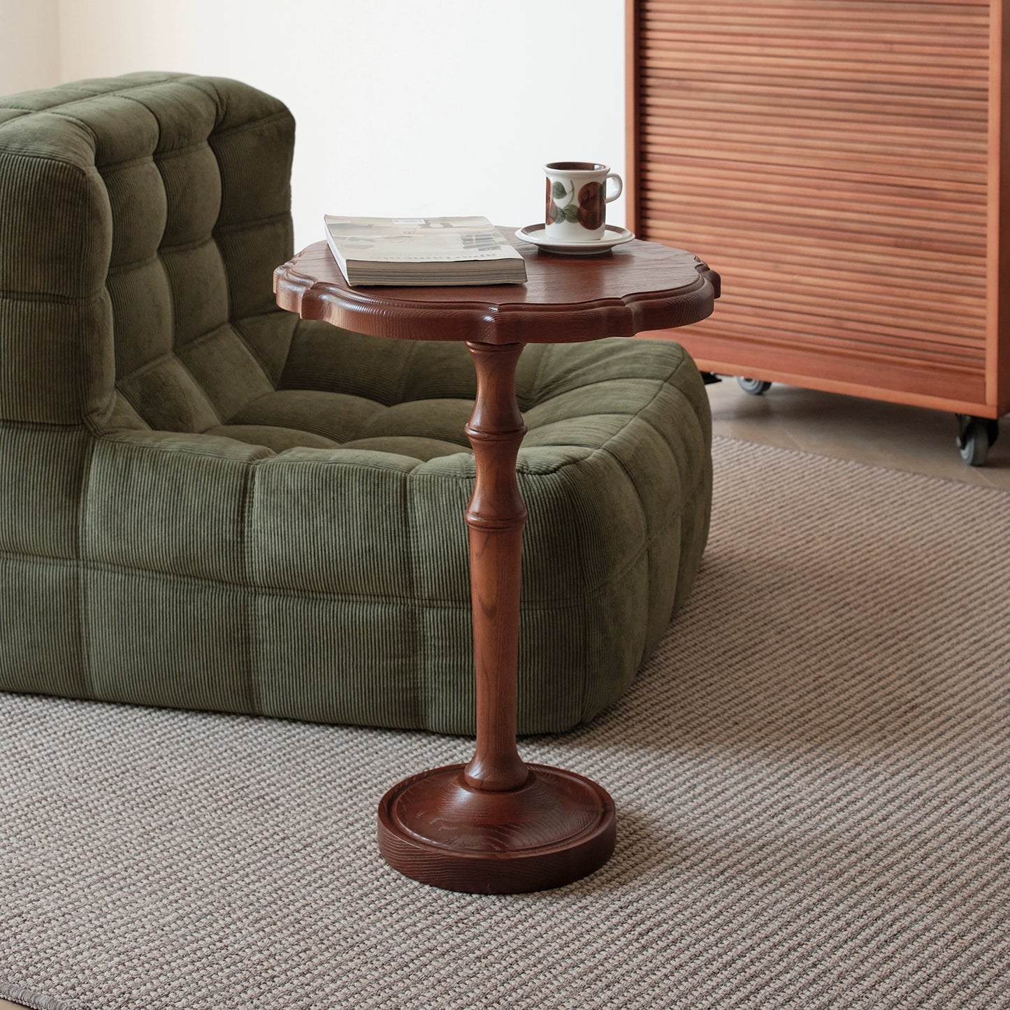 Französischer Retro-Beistelltisch, Couchtisch aus Massivholz, leichter Luxus, High Sense, Ins Popular, kleiner runder Tisch, Ecktisch für Zuhause, Sofa 