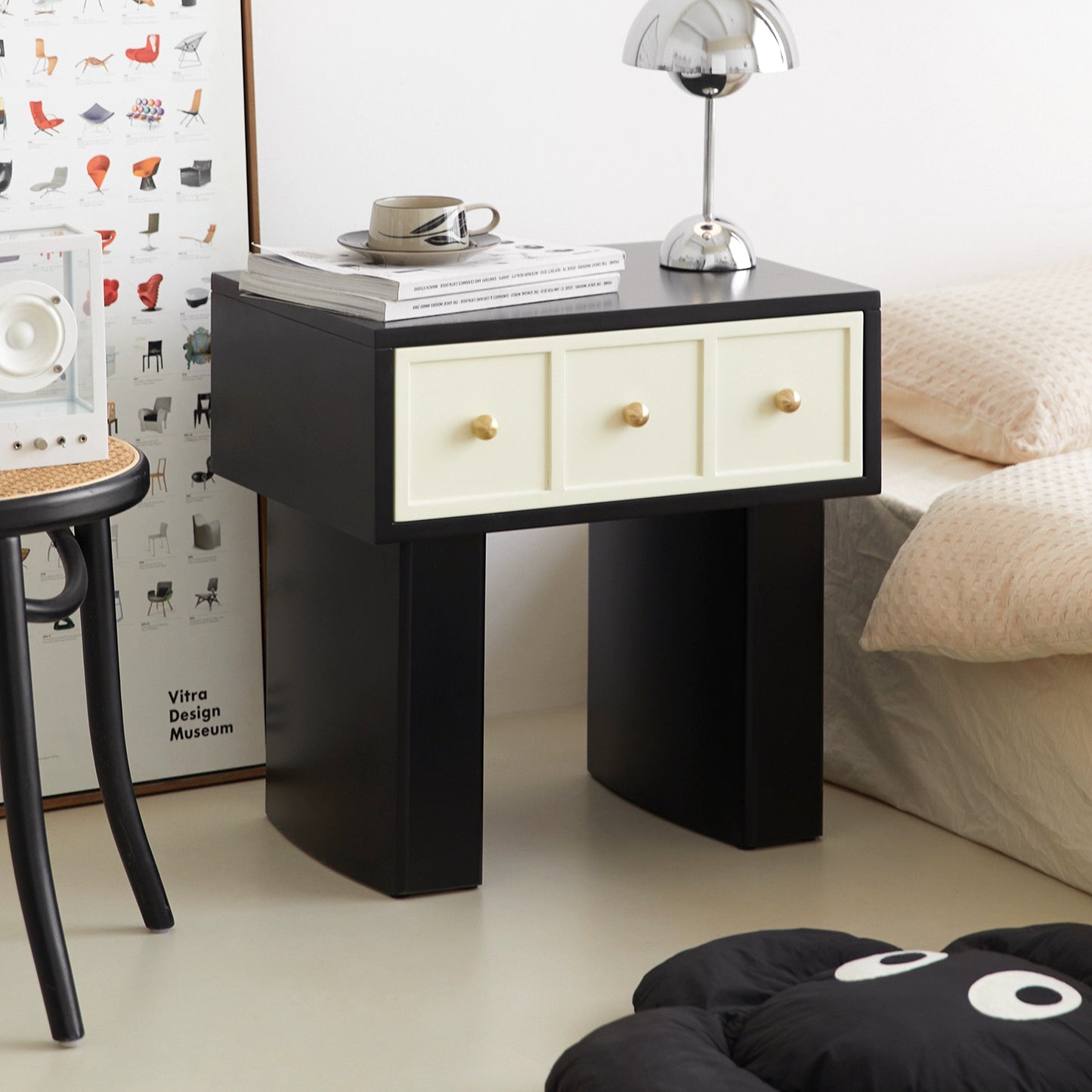 Cremefarbener Wind-Nachttisch, leichter Luxus-High-End-Haushalts-Schlafzimmer-Aufbewahrungsschrank, moderner einfacher kreativer Seitenschrank 