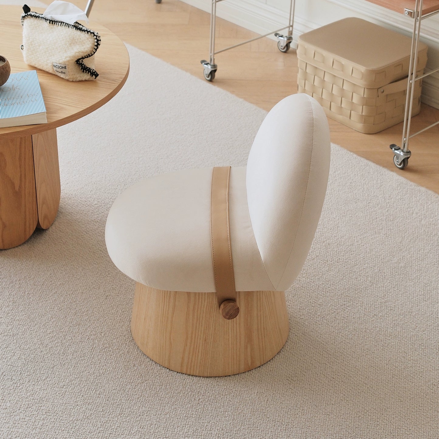 minimalistischer Einzelsofastuhl Wabi Sandy Wind Massivholz Esszimmerstuhl mittelalterlicher Designer Einzelstuhl leichter Luxus Freizeitstuhl 