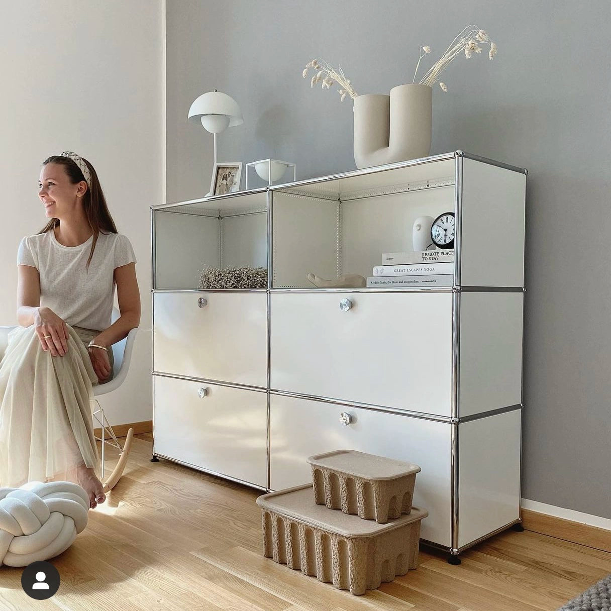 Medieval Light Luxury Dining Side Cabinet Usmah Metallmodulschrank Edelstahl-Eimerschrank Haushalt Wohnzimmer Bücherregal TV-Schrank 