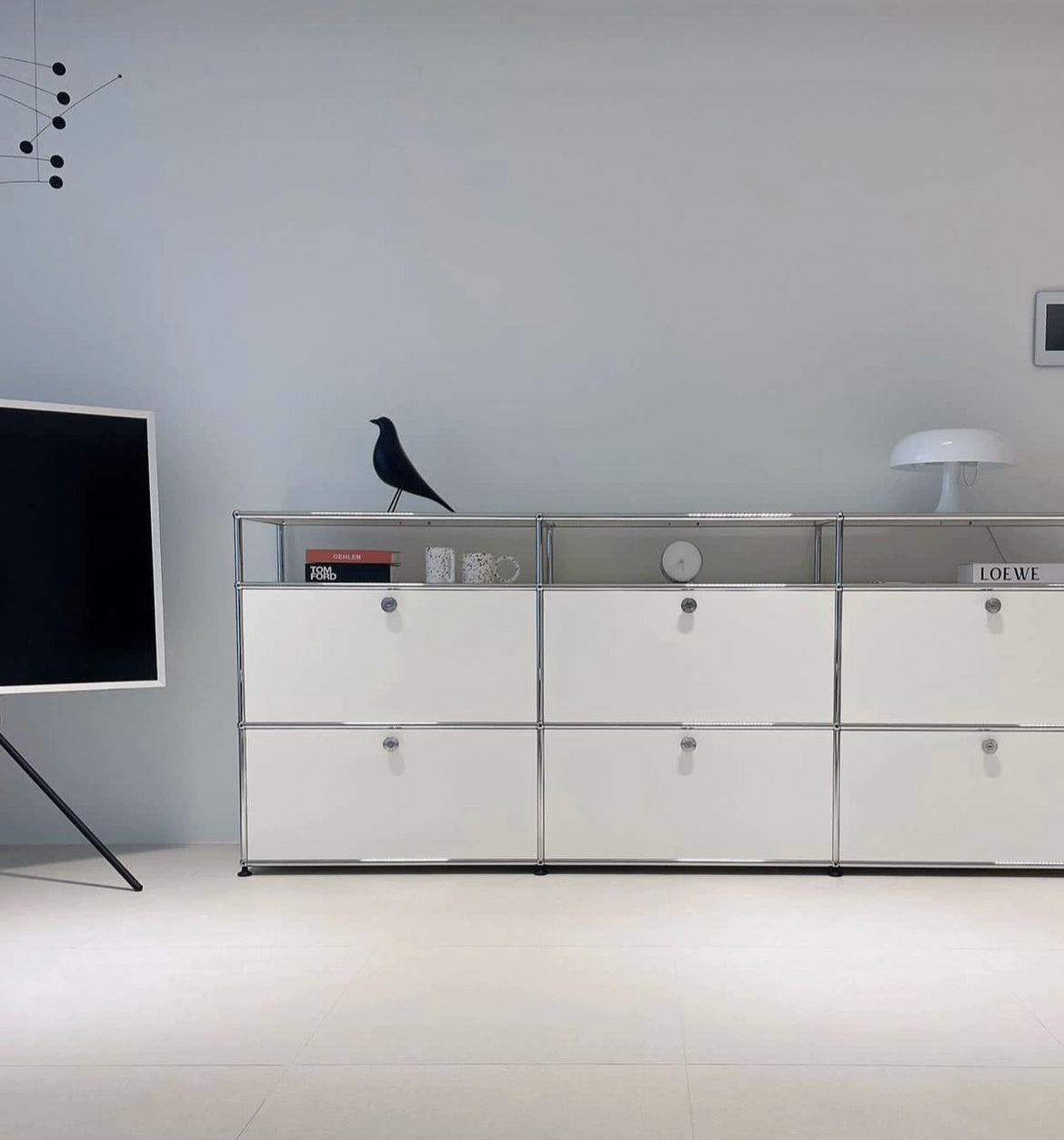 Medieval Light Luxury Dining Side Cabinet Usmah Metallmodulschrank Edelstahl-Eimerschrank Haushalt Wohnzimmer Bücherregal TV-Schrank 