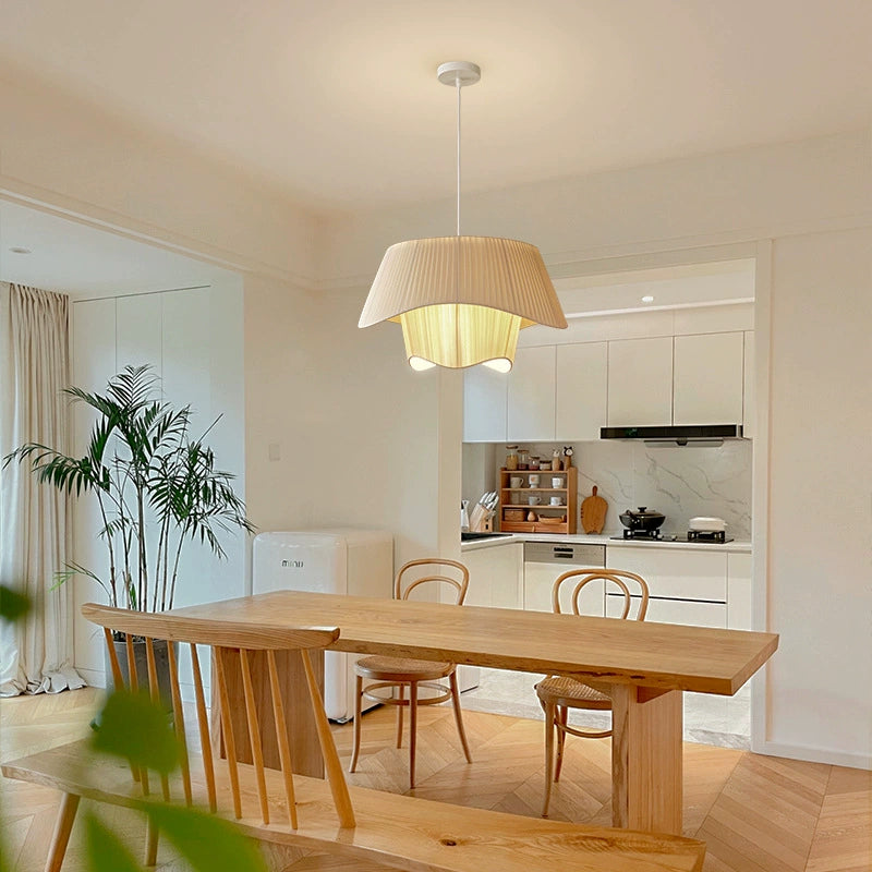 Französischer mittelalterlicher Kronleuchter Stoffoberfläche Champagnerfarbe Wohnzimmer Hauptlicht stromlinienförmiges einfaches Schlafzimmer Atmosphärenlicht 