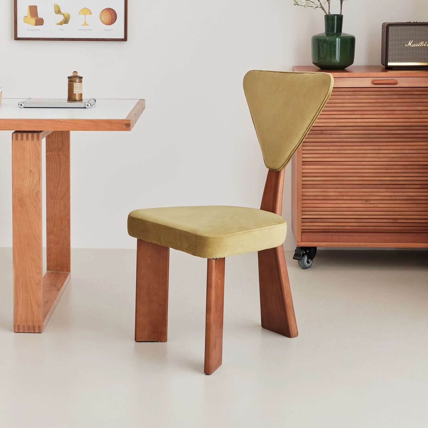 Designer Esszimmerstuhl Haushalt mittelalterlichen Massivholzstuhl Flanell Licht Luxus High-End künstlerische Hocker Rückenlehne 