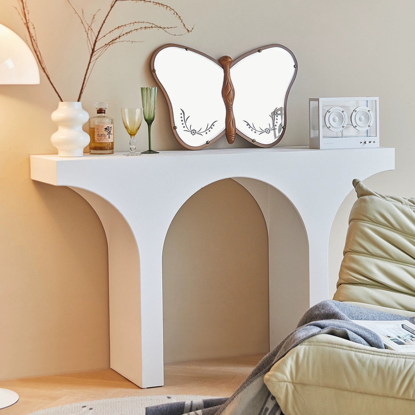 Schmetterlingsspiegel mittelalterlicher Massivholzspiegel handgeschnitzter französischer Kosmetikspiegel Halbkörperspiegel wandmontierter Enigma-Spiegel 