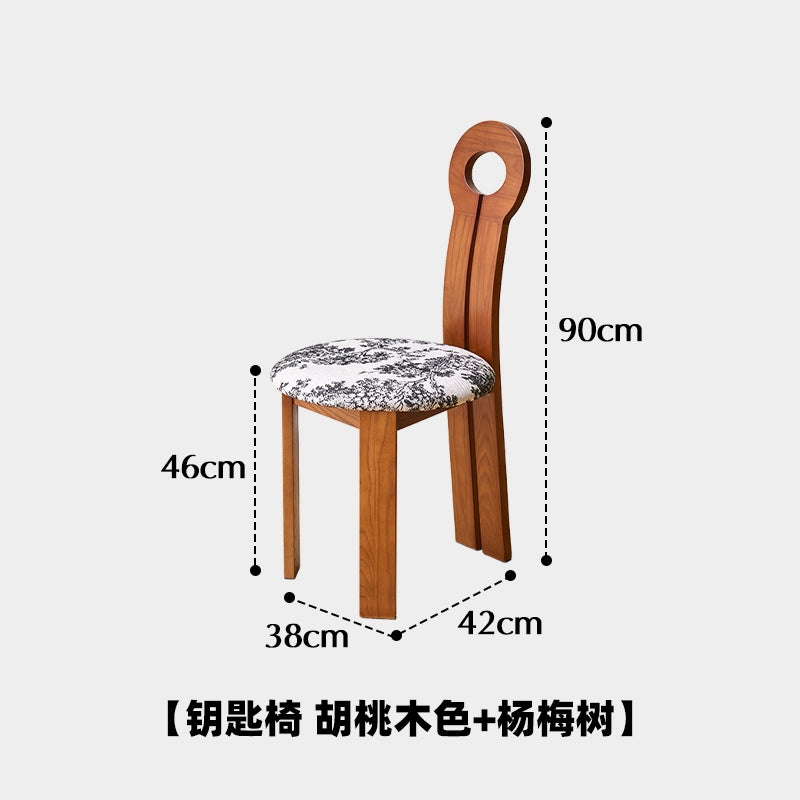 Mittelalterlicher Esszimmerstuhl aus Massivholz, bestickter Stuhl mit weicher Tasche, französischer Retro-Esszimmerstuhl für Cafés, Stuhl mit nordischer Rückenlehne 
