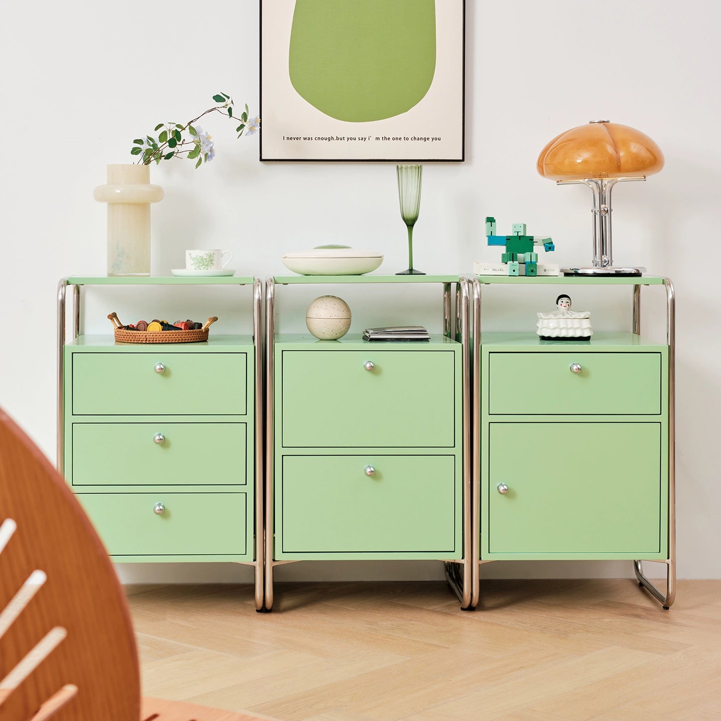 Kreativer mittelalterlicher Haushalts-Nachttisch, Aktenschrank aus Edelstahl, Wohnzimmer-Aufbewahrungsschrank, Sofa-Aufbewahrungs-Seitenschrank 