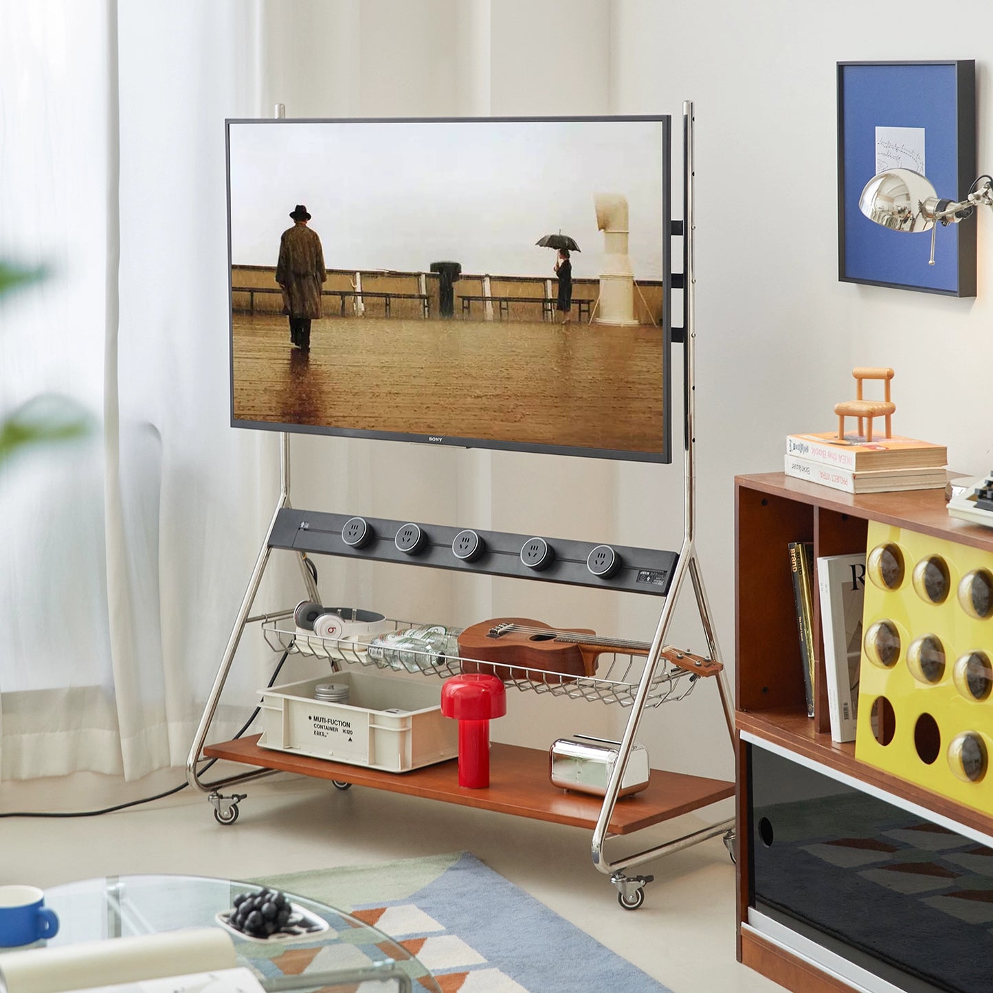 Retro-Designer-TV-Ständer, abnehmbarer nordischer Boden-TV-Ständer, kleine Wohnung mit Strom 