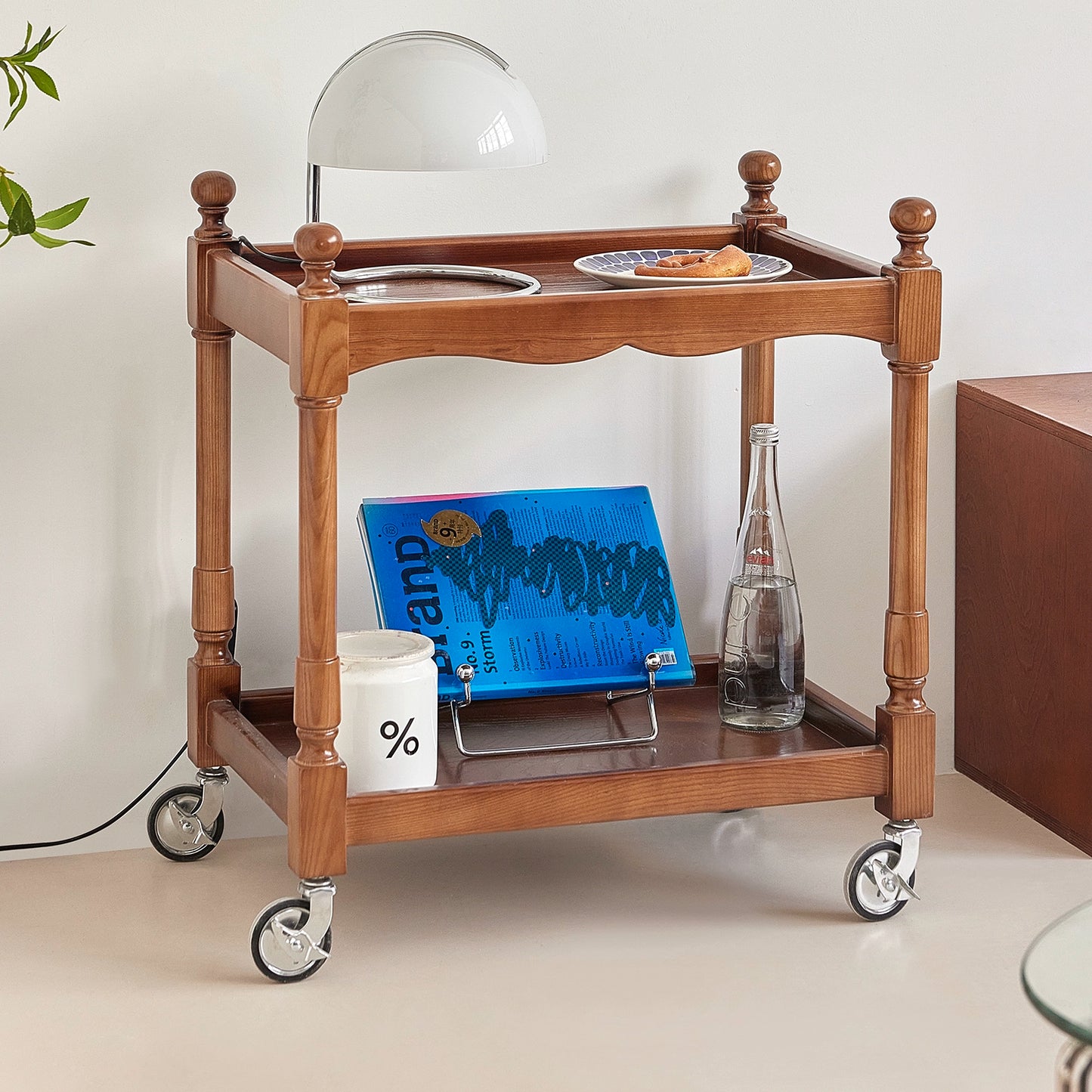 Mittelalterlicher Trolley aus Massivholz, französisches abnehmbares Sofa, Seite, paar Retro-Nachttisch-Lagerregale 